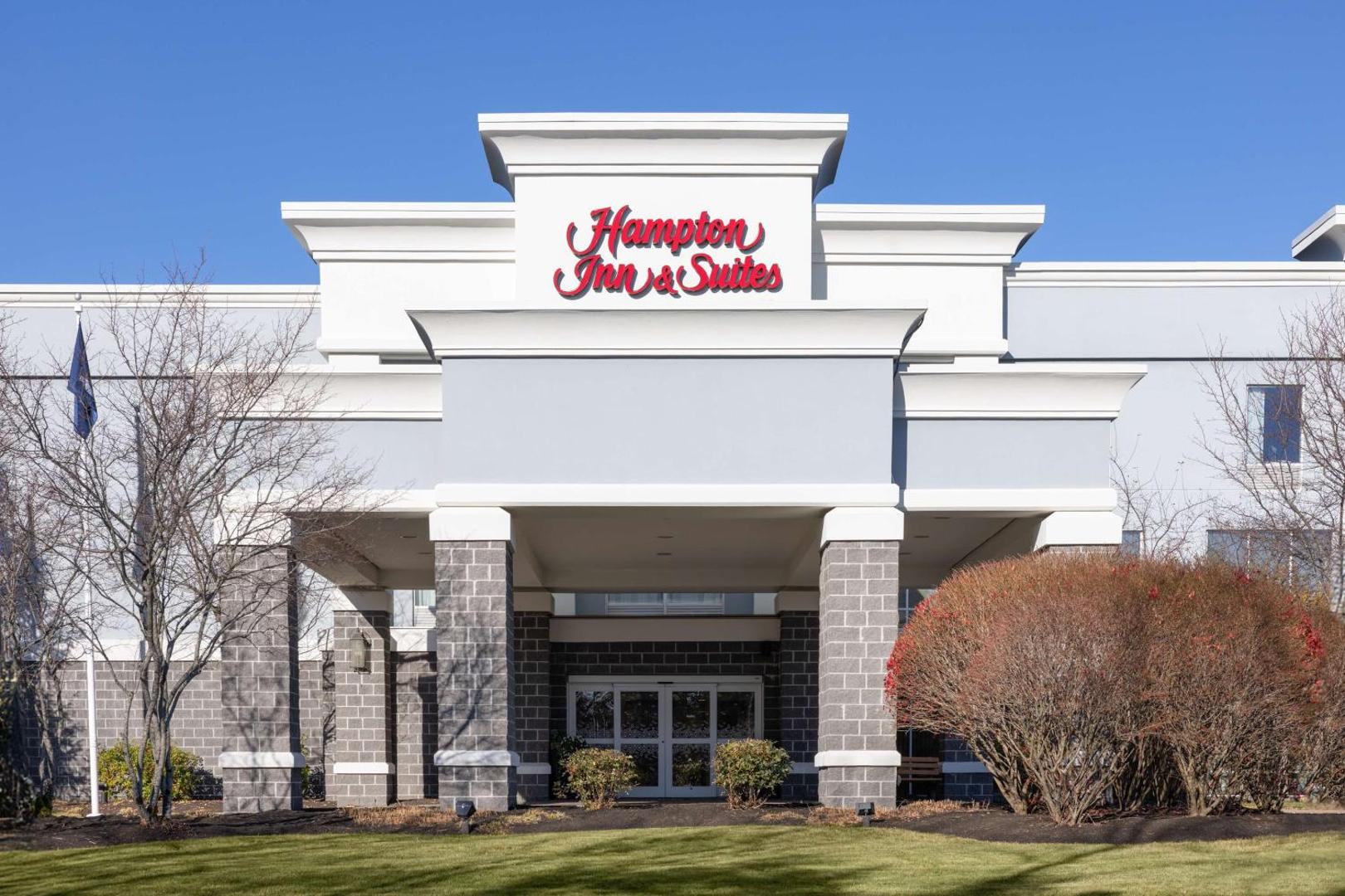 Hampton Inn & Suites Hampton Inn & Suites