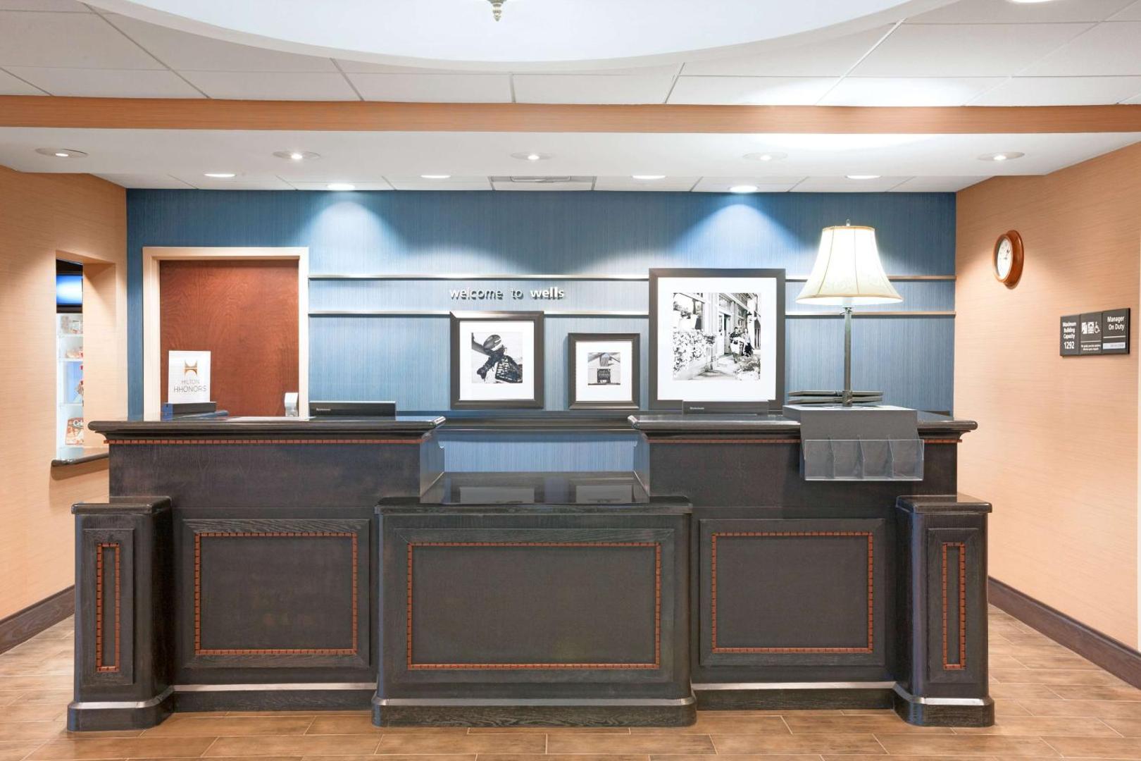 Hampton Inn & Suites Hampton Inn & Suites