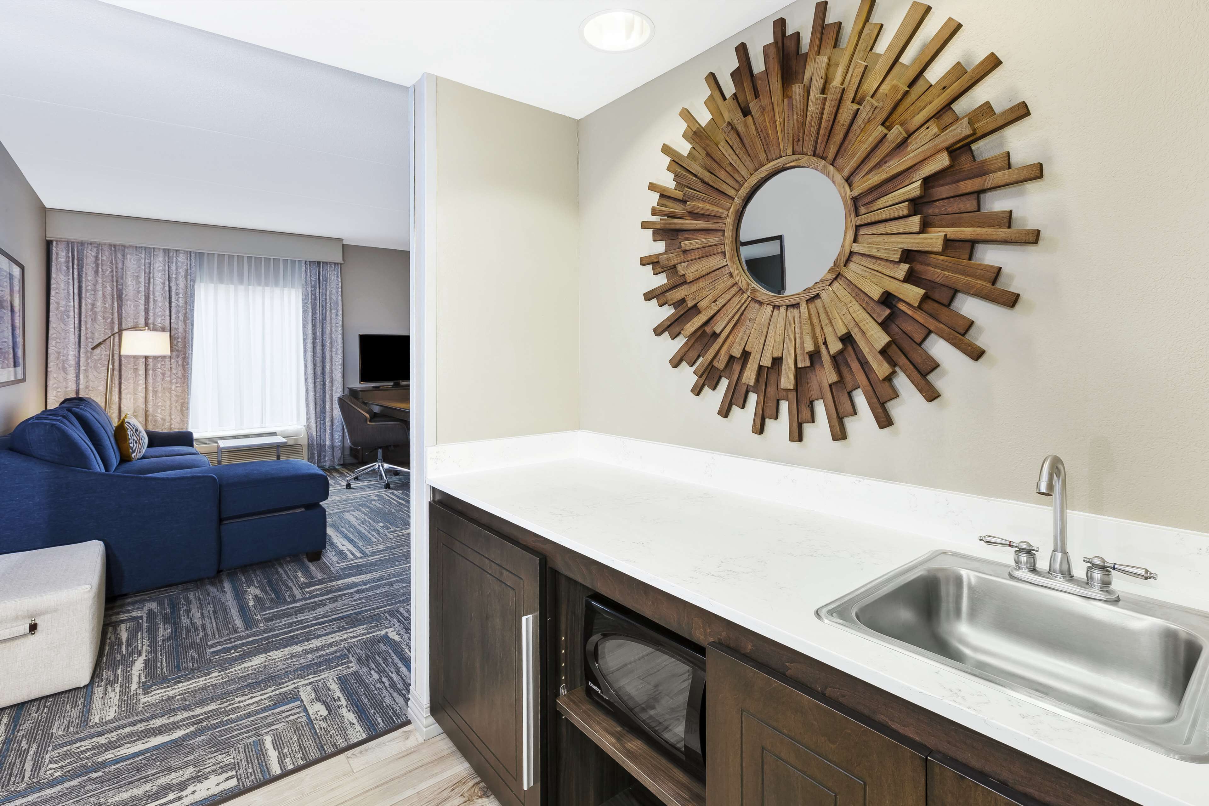 Hampton Inn & Suites Hampton Inn & Suites