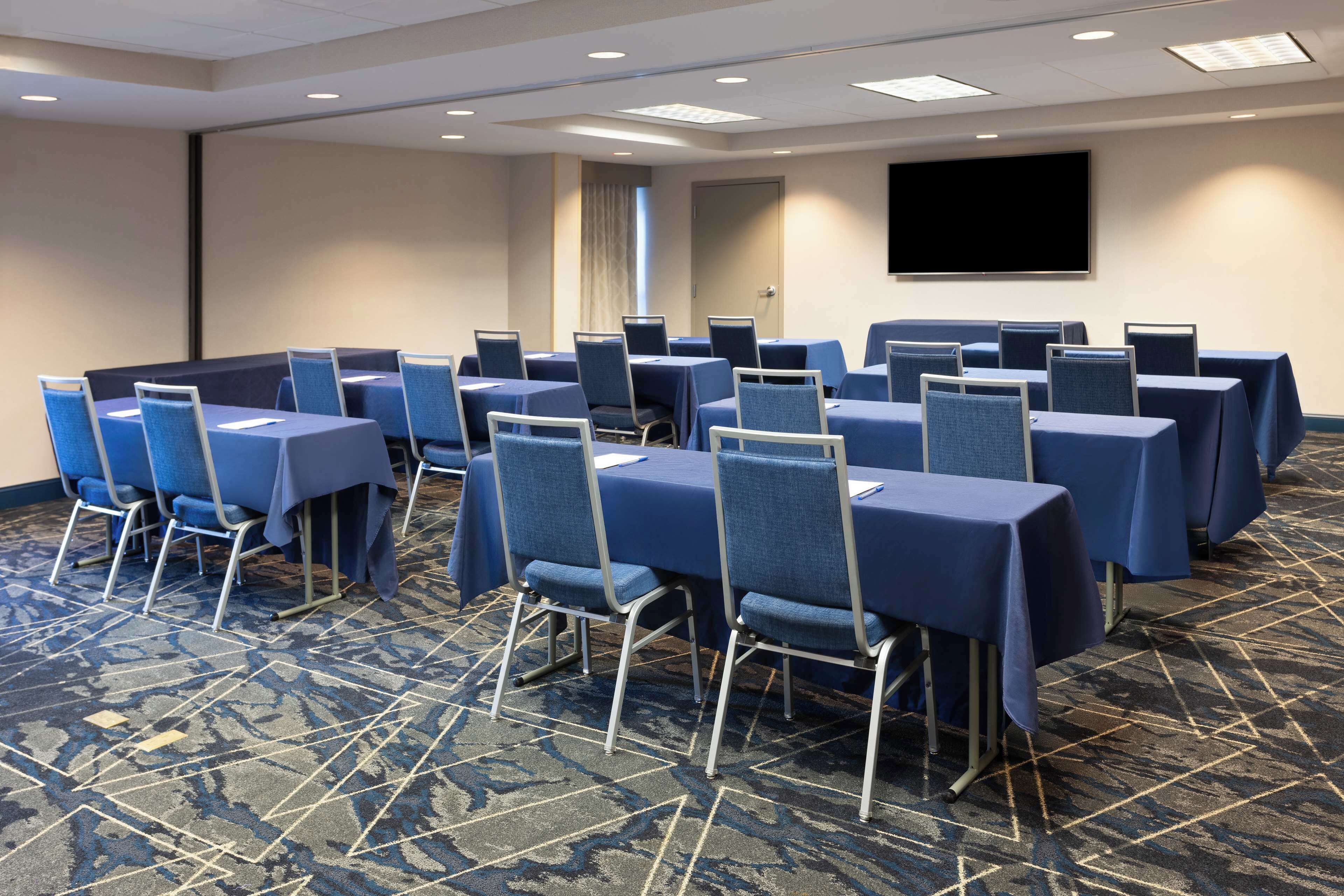 Hampton Inn & Suites Hampton Inn & Suites