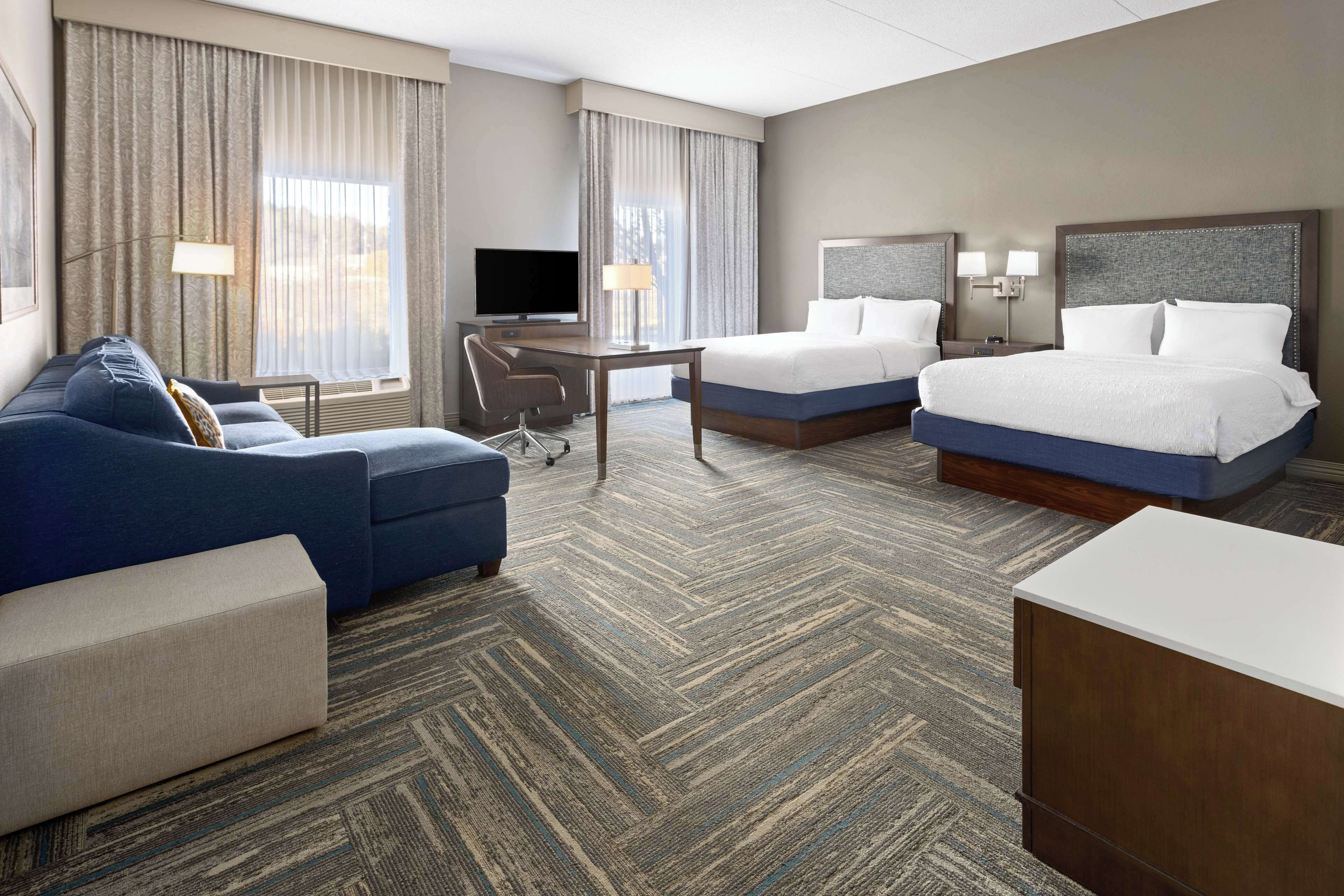 Hampton Inn & Suites Hampton Inn & Suites