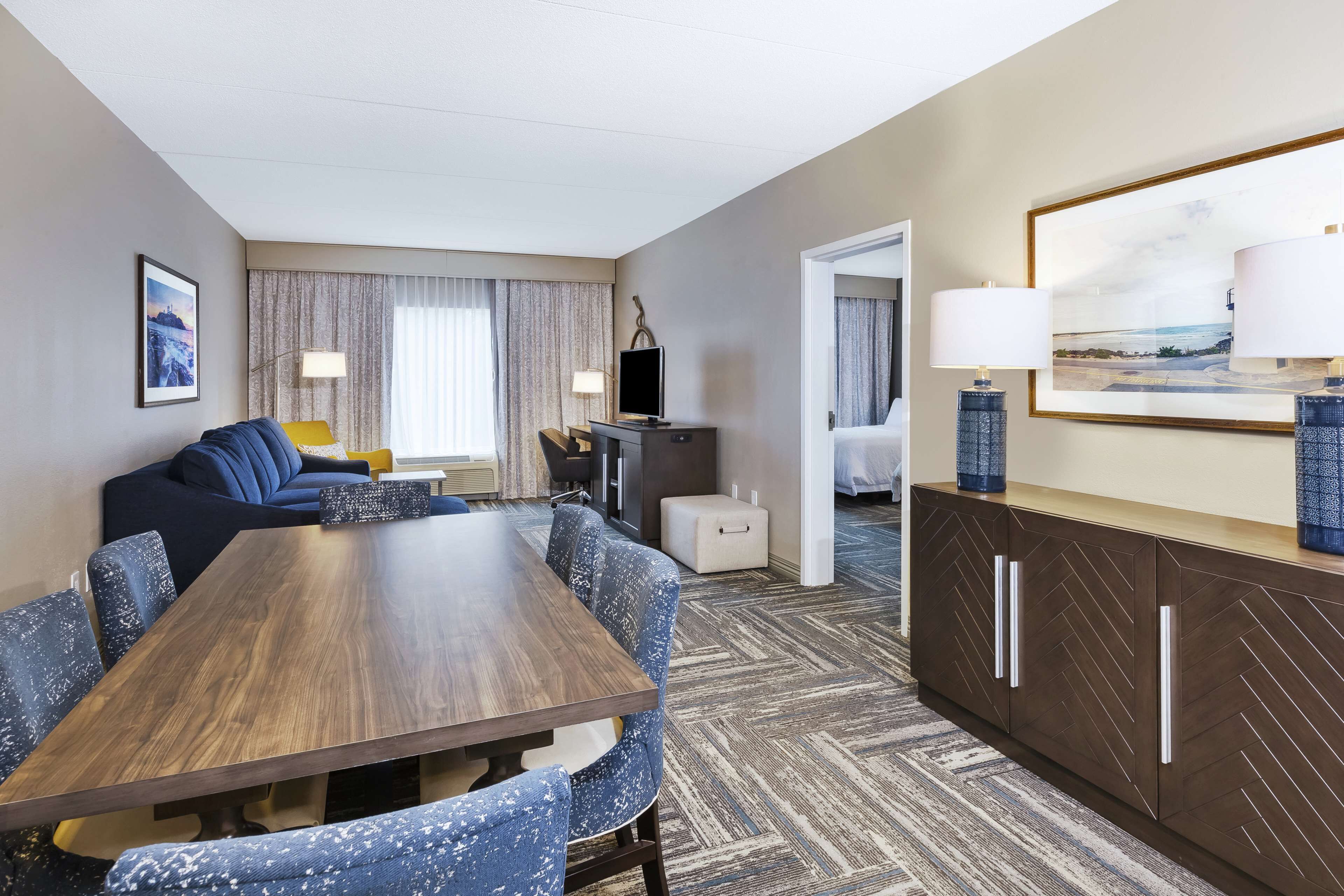 Hampton Inn & Suites Hampton Inn & Suites