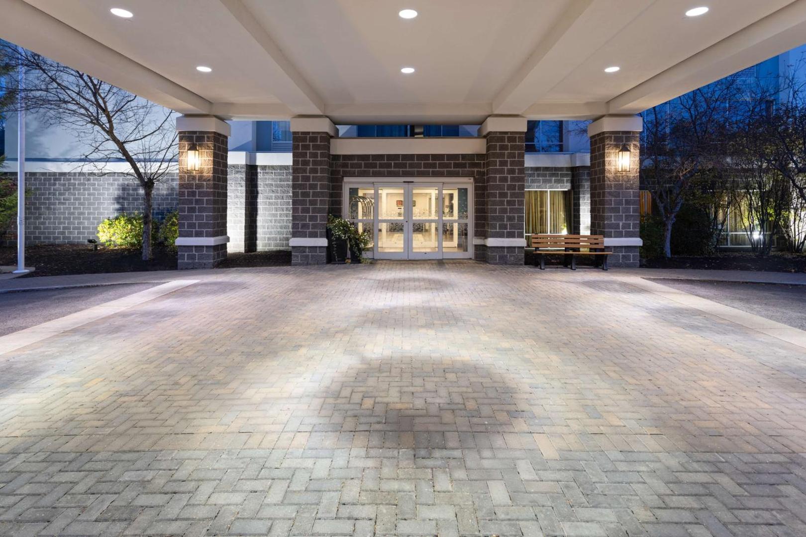 Hampton Inn & Suites Hampton Inn & Suites
