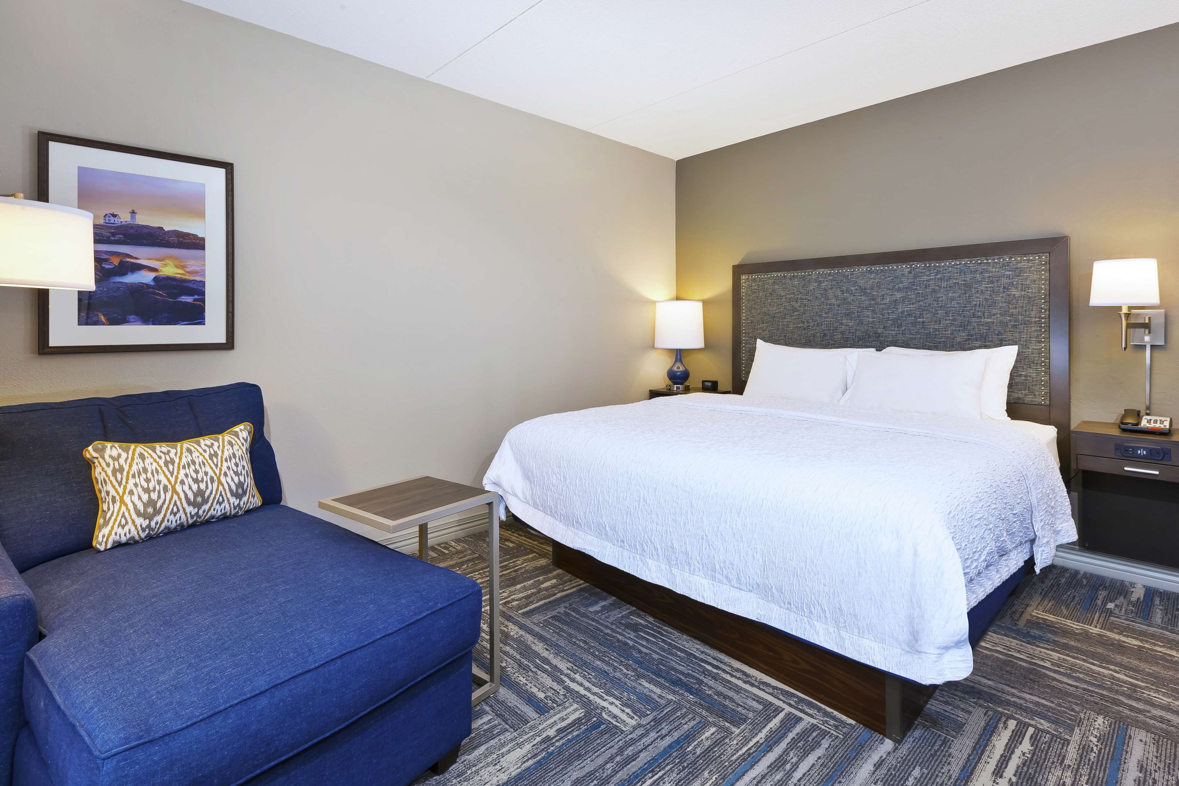 Hampton Inn & Suites Hampton Inn & Suites
