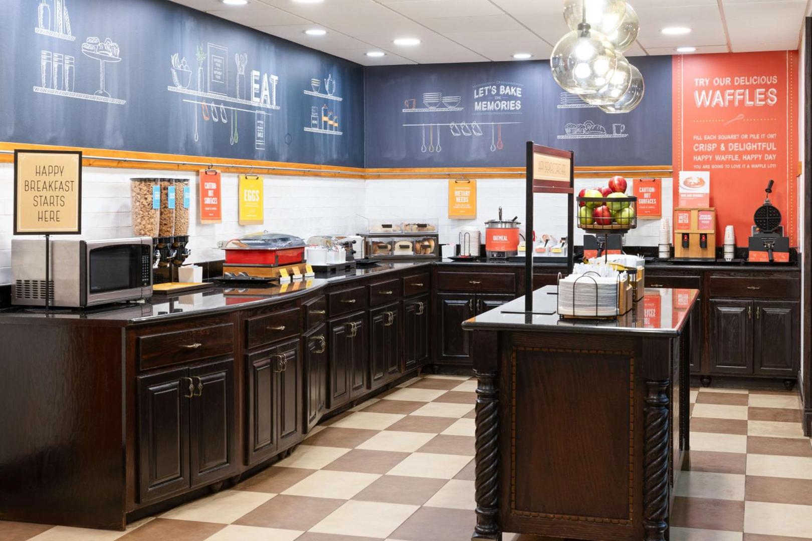 Hampton Inn & Suites Hampton Inn & Suites