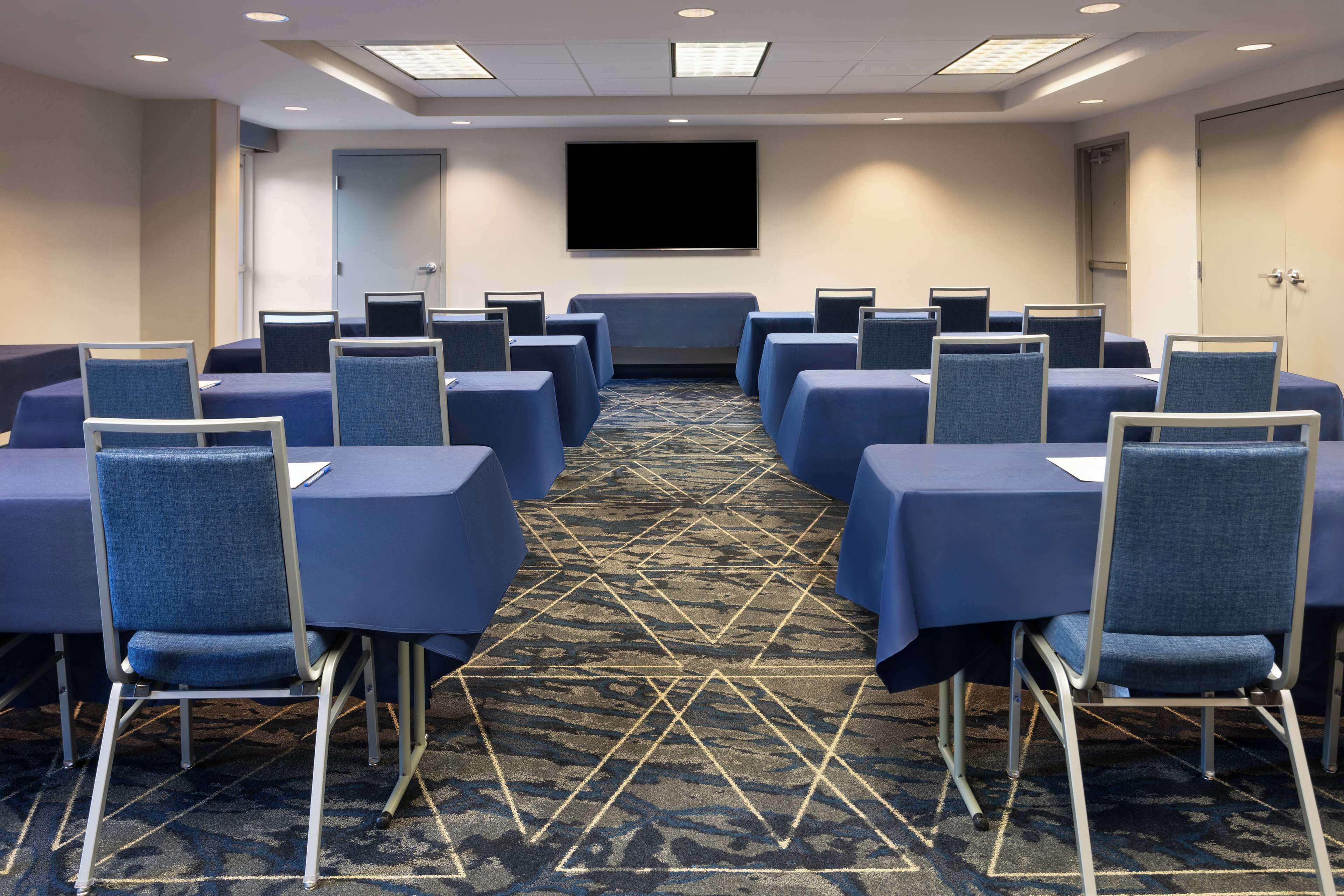 Hampton Inn & Suites Hampton Inn & Suites