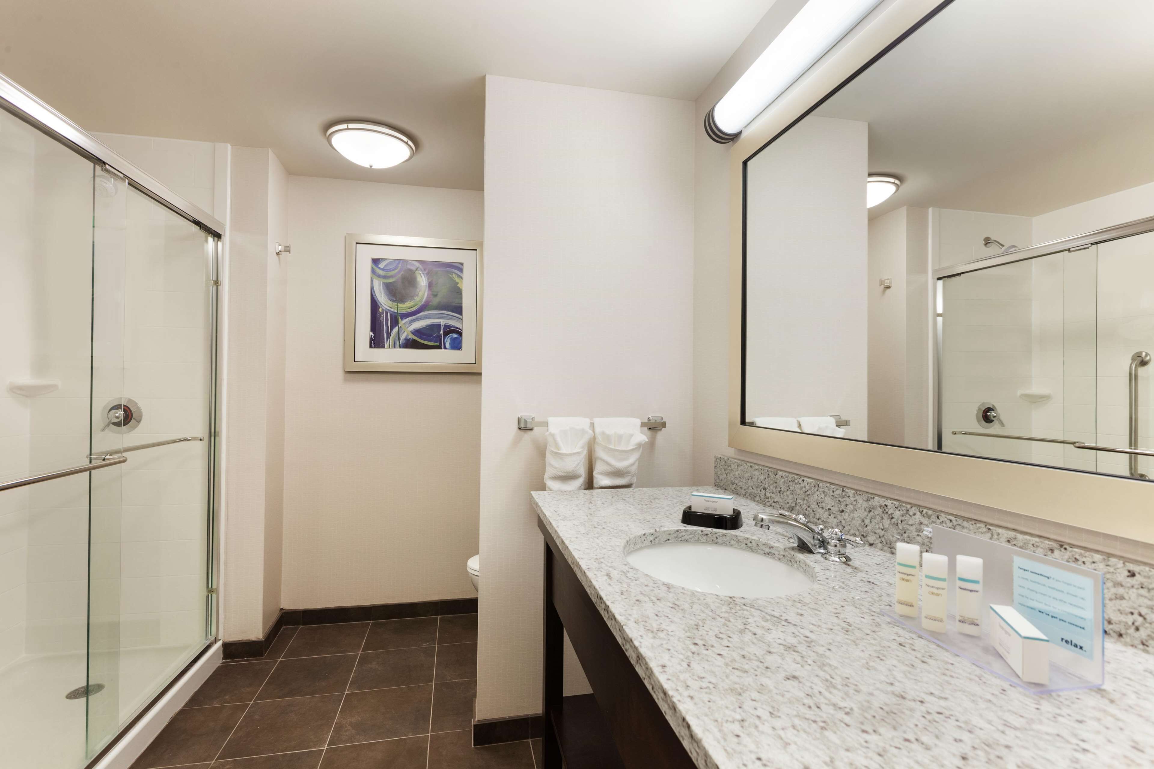 Hampton Inn & Suites Camp Springs Hampton Inn & Suites Camp Springs