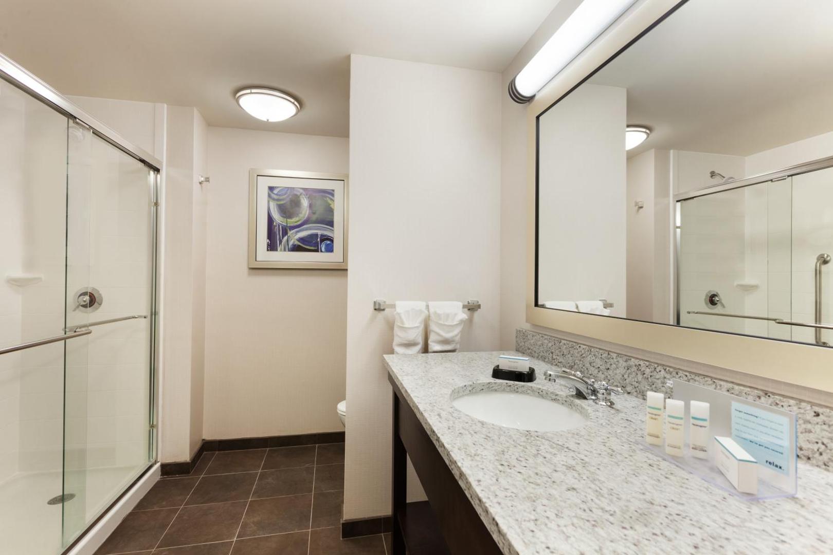 Hampton Inn & Suites Camp Springs Hampton Inn & Suites Camp Springs