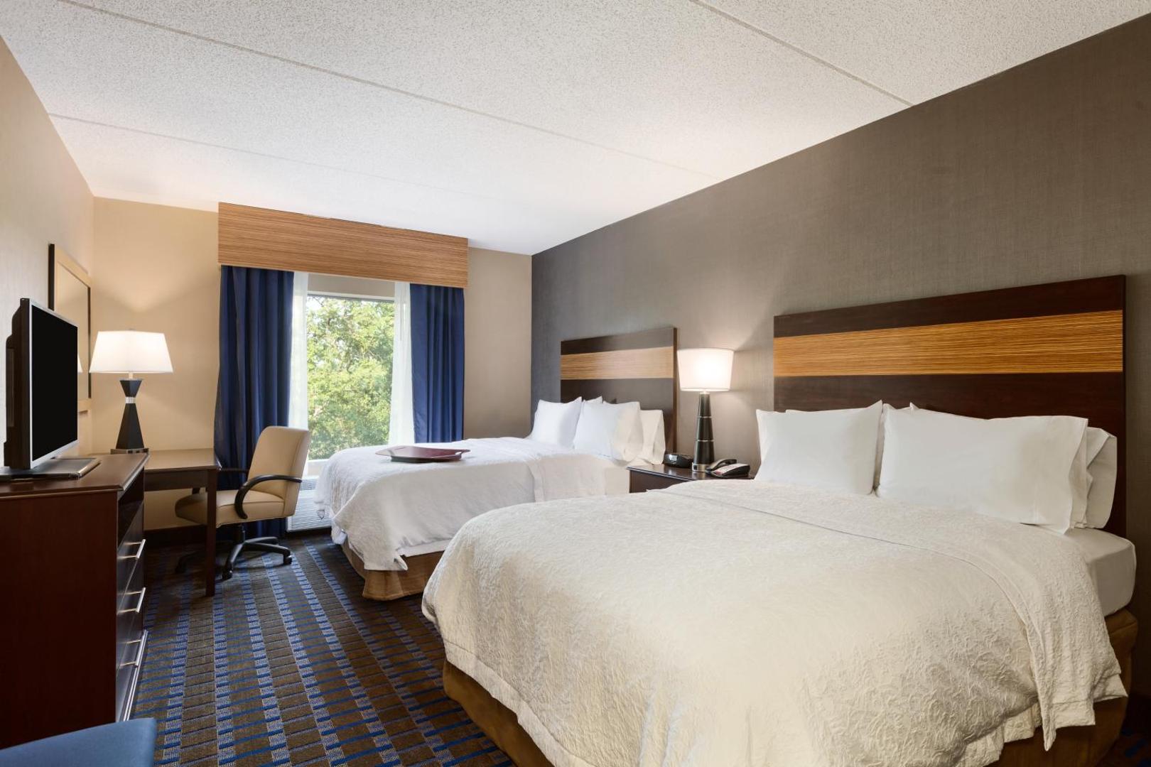 Hampton Inn & Suites Camp Springs Hampton Inn & Suites Camp Springs
