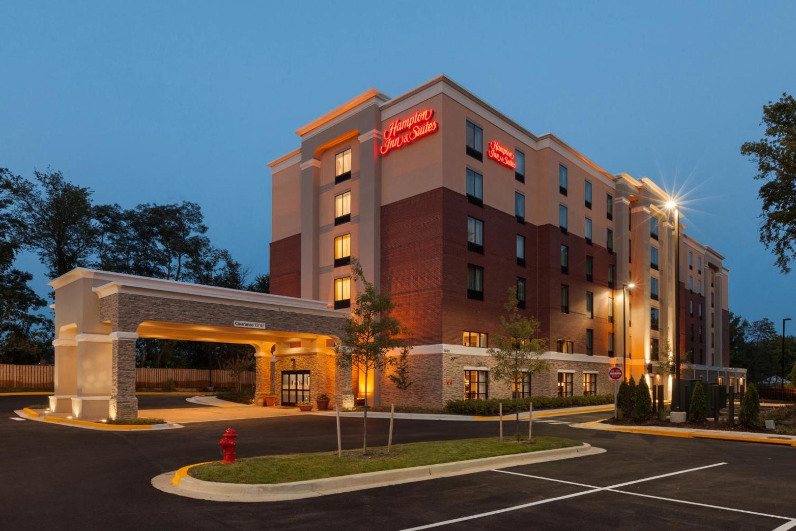 Hampton Inn & Suites Camp Springs Hampton Inn & Suites Camp Springs