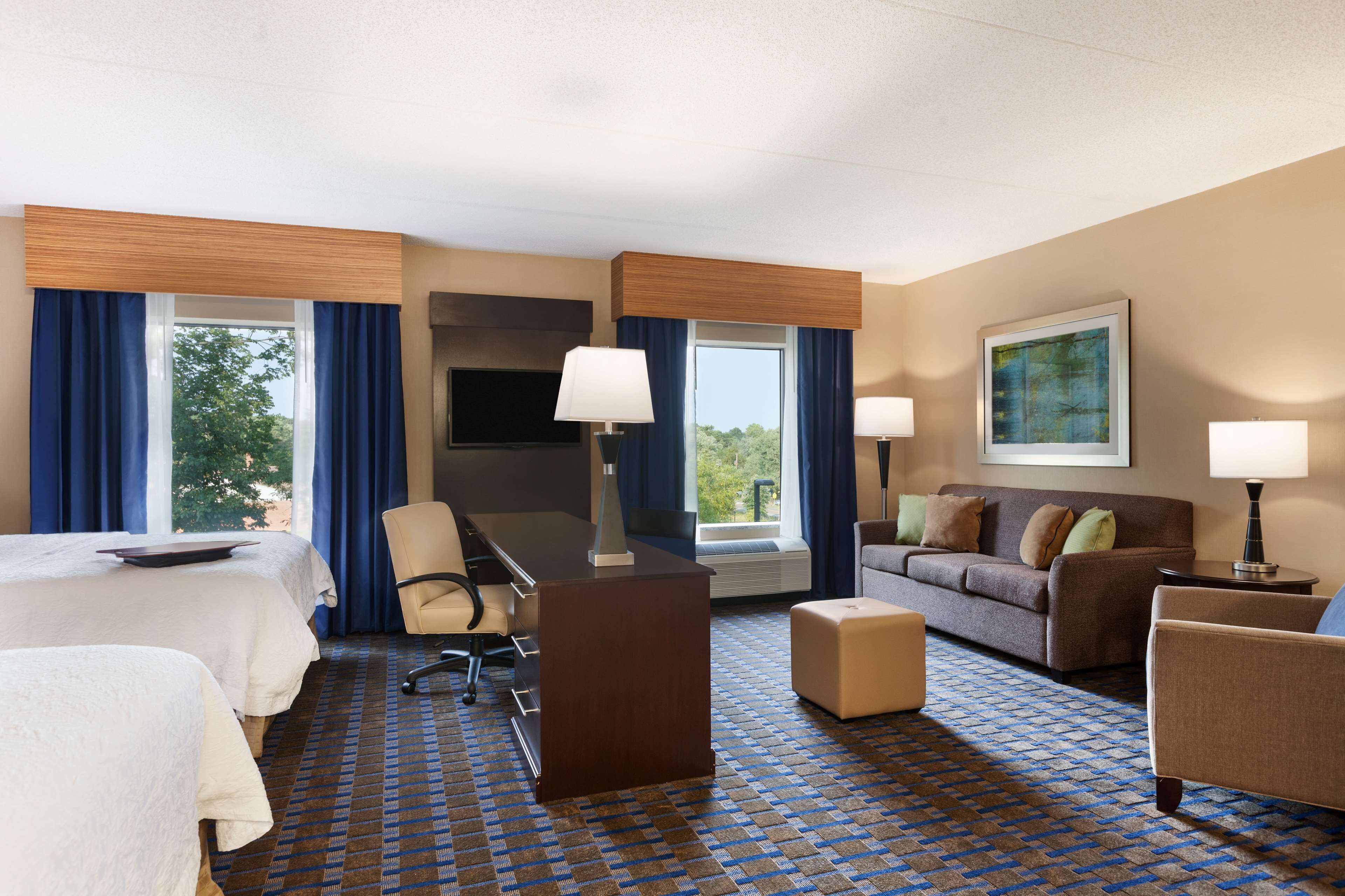 Hampton Inn & Suites Camp Springs Hampton Inn & Suites Camp Springs