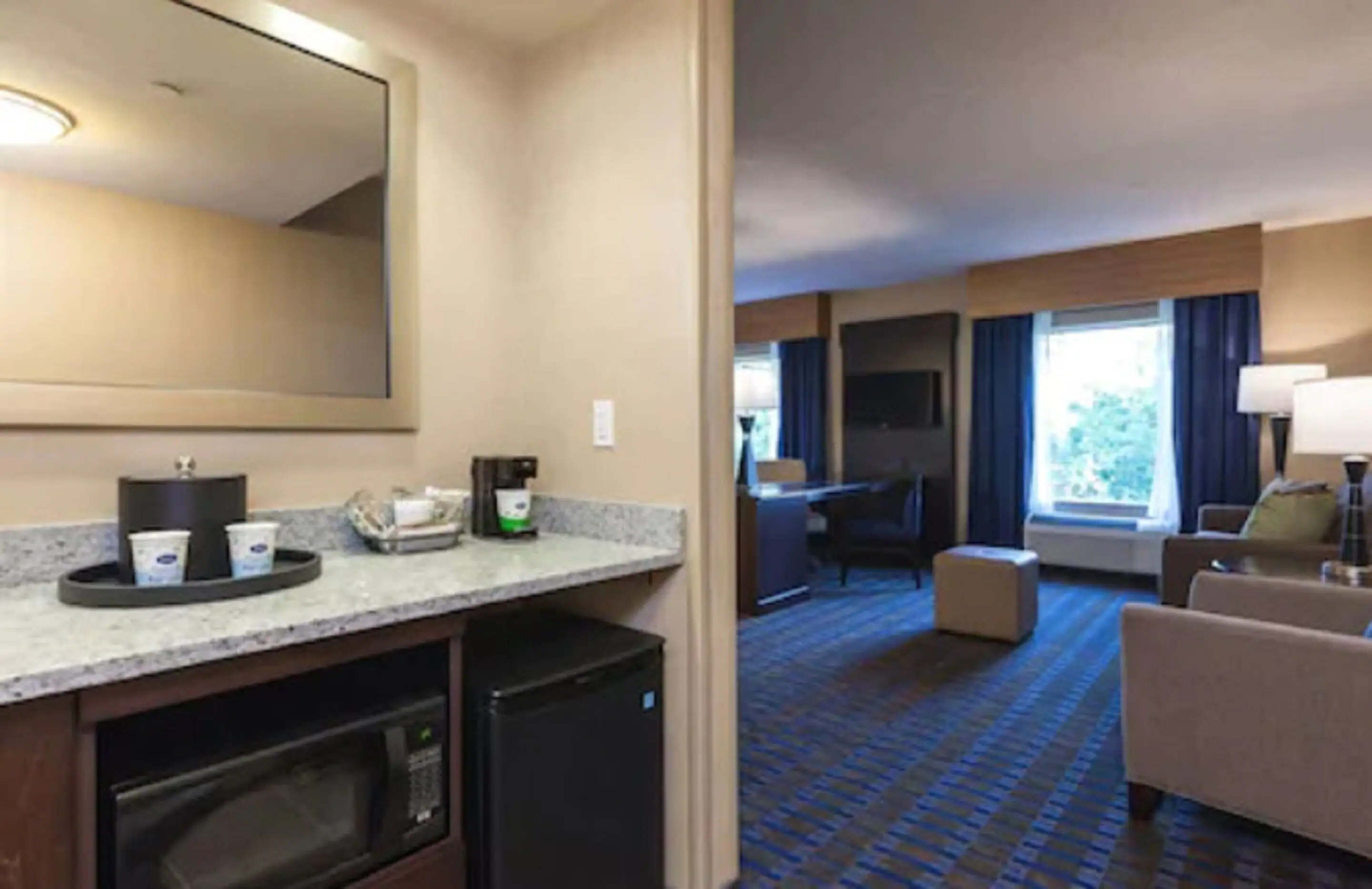Hampton Inn & Suites Camp Springs Hampton Inn & Suites Camp Springs