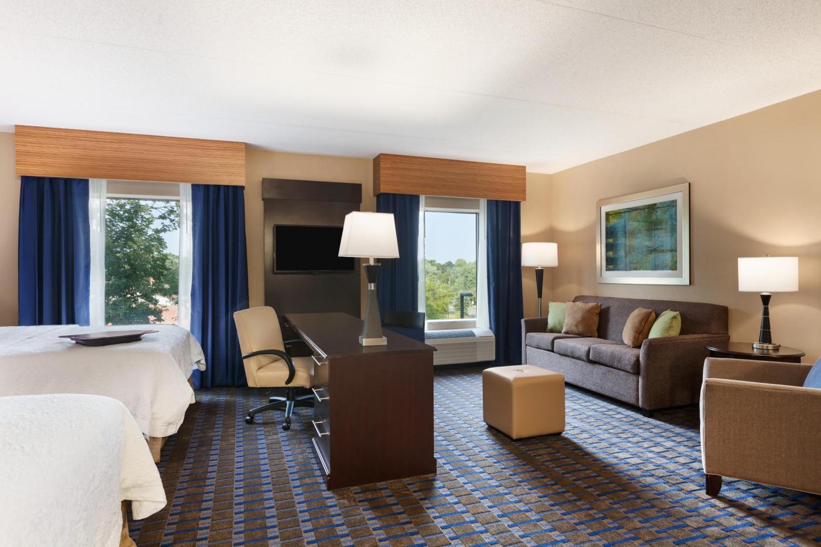 Hampton Inn & Suites Camp Springs Hampton Inn & Suites Camp Springs