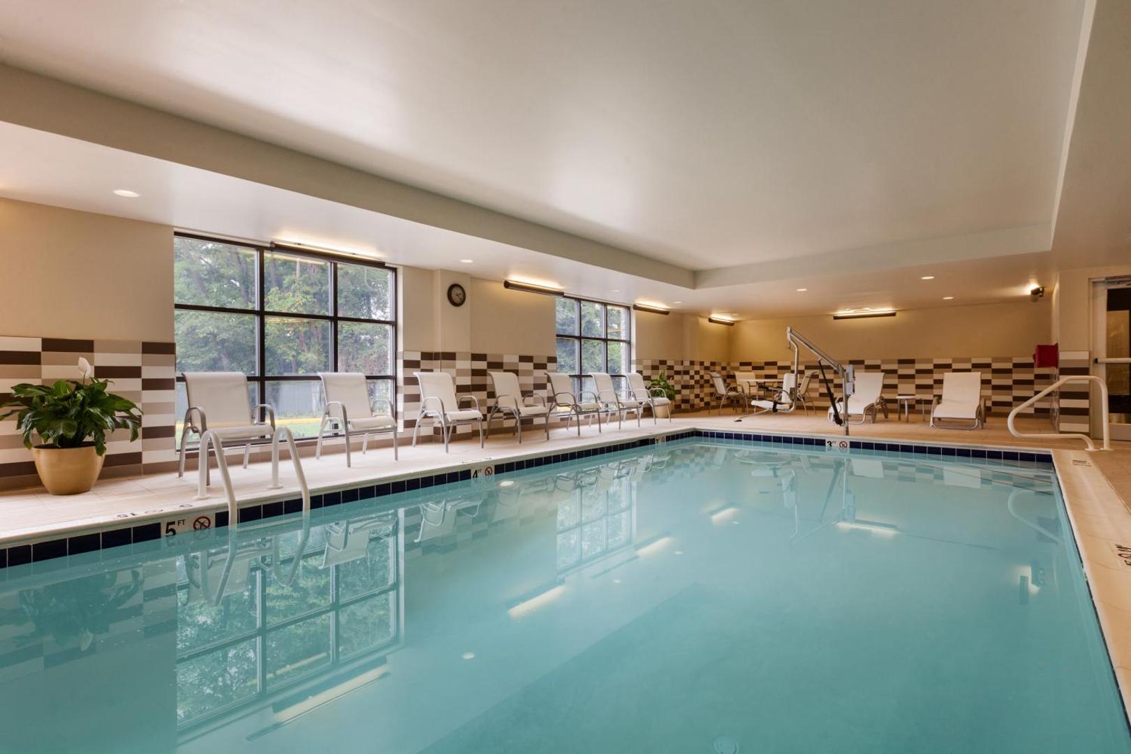 Hampton Inn & Suites Camp Springs Hampton Inn & Suites Camp Springs
