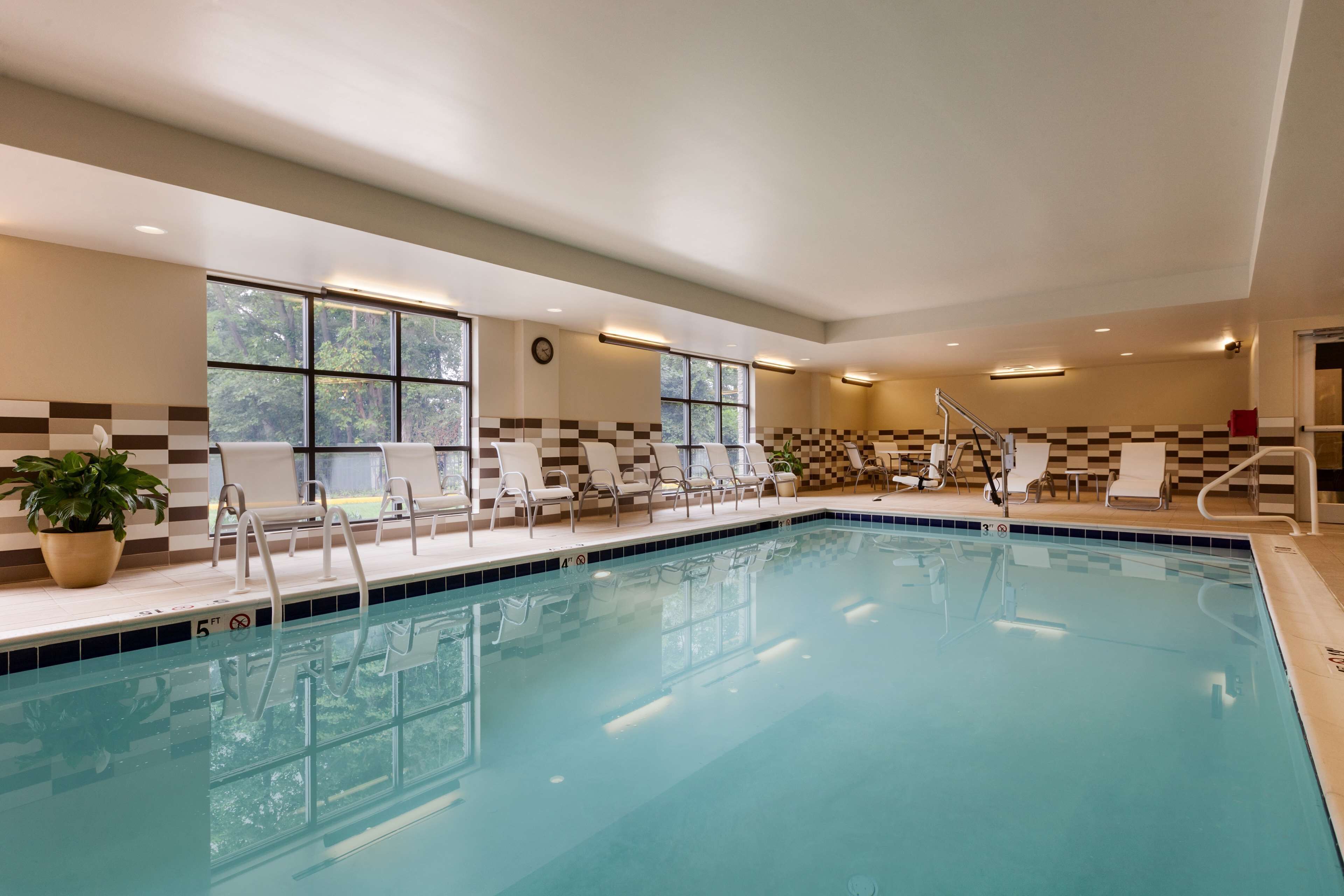 Hampton Inn & Suites Camp Springs Hampton Inn & Suites Camp Springs