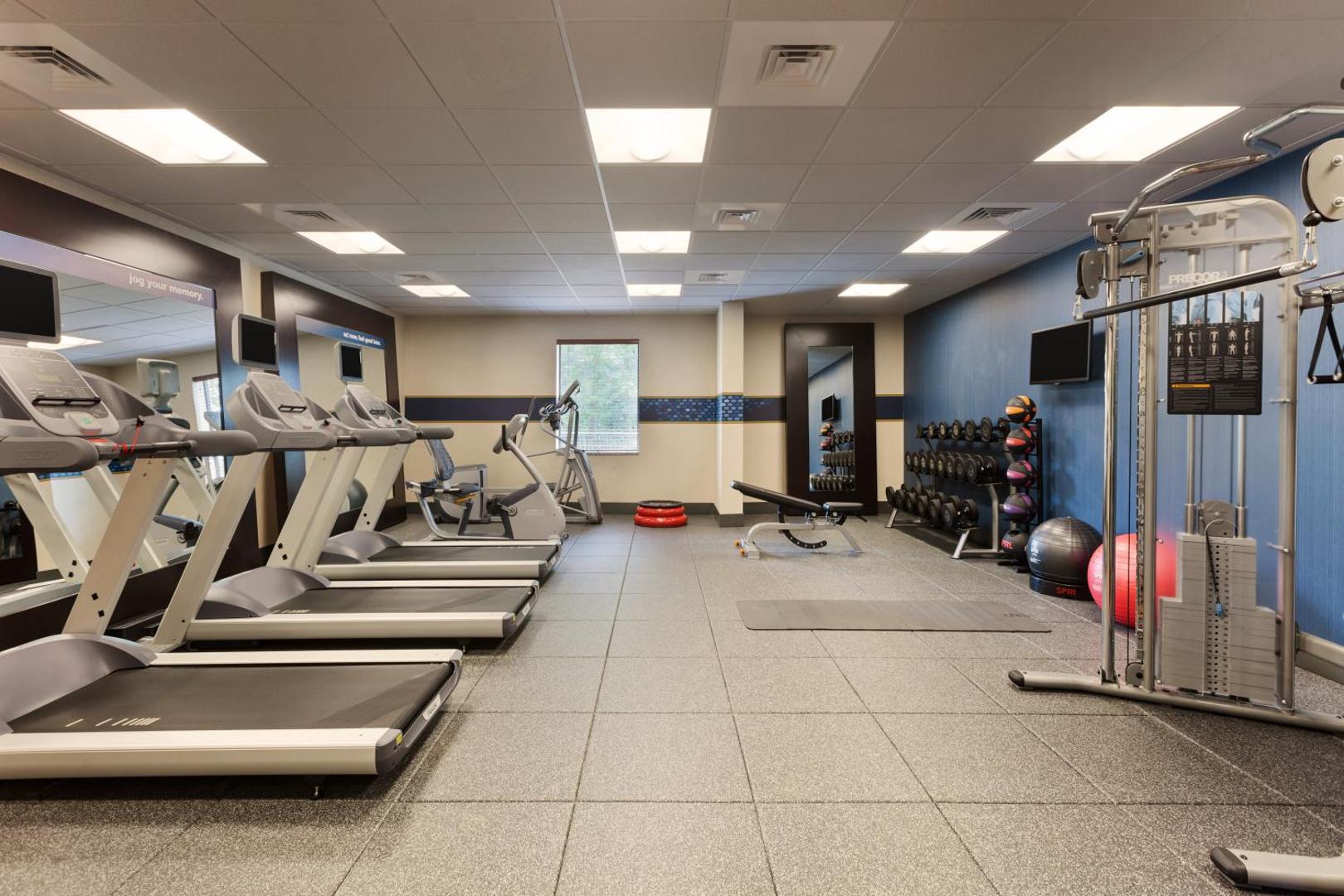 Hampton Inn & Suites Camp Springs Hampton Inn & Suites Camp Springs