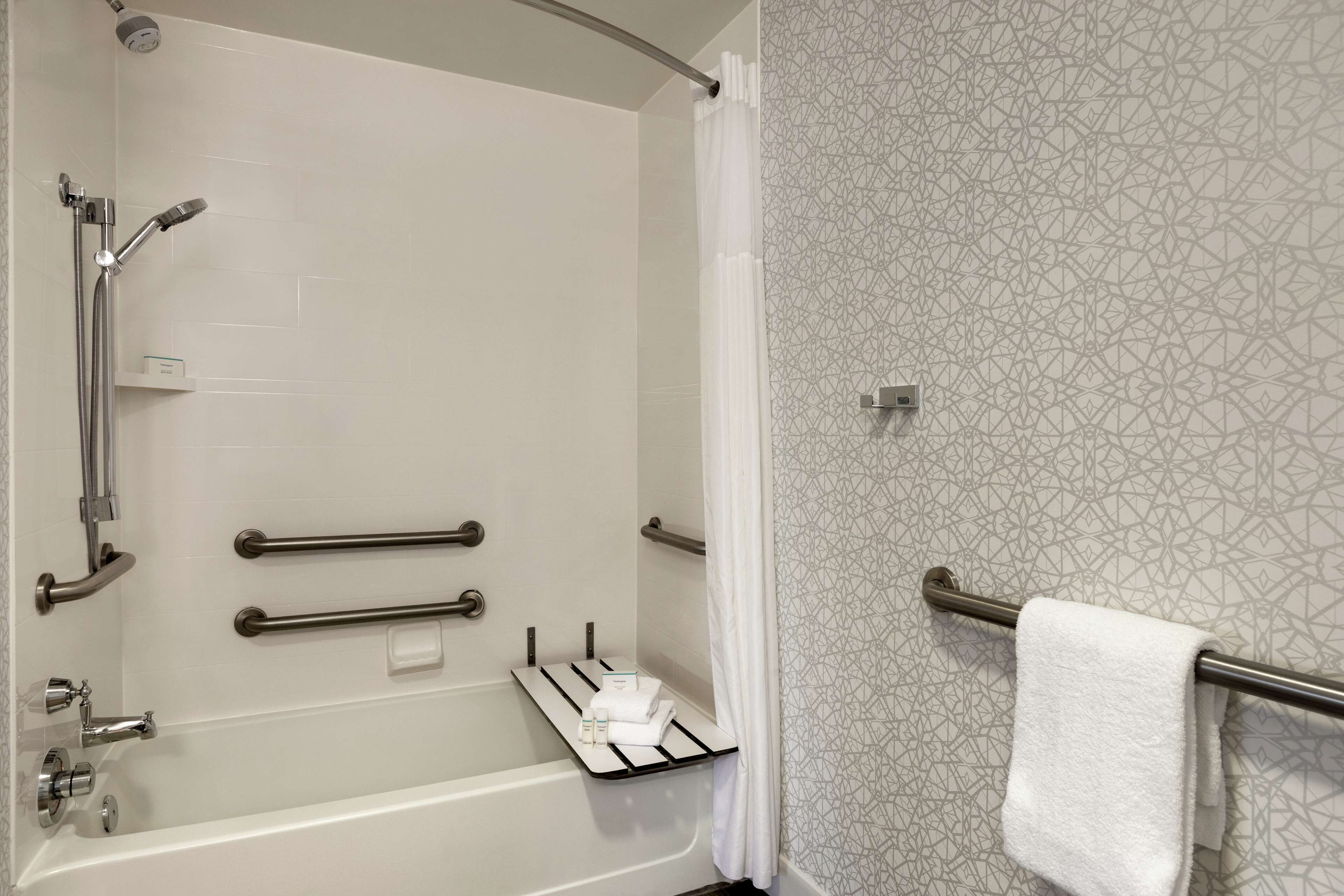 Hampton Inn & Suites Frederick-Fort Detrick