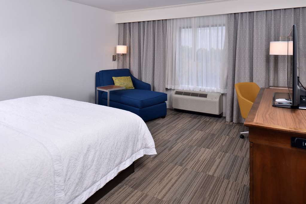 Hampton Inn & Suites Ann Arbor West Hampton Inn & Suites Ann Arbor West