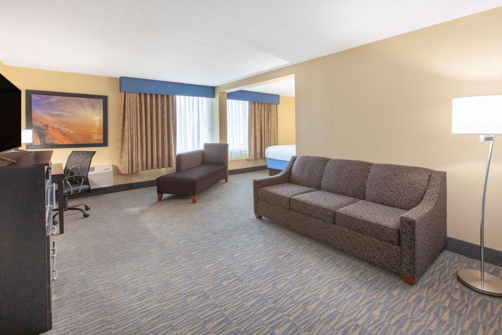 Days Inn and Suites by Wyndham Grand Rapids Near Downtown Days Inn and Suites by Wyndham Grand Rapids Near Downtown