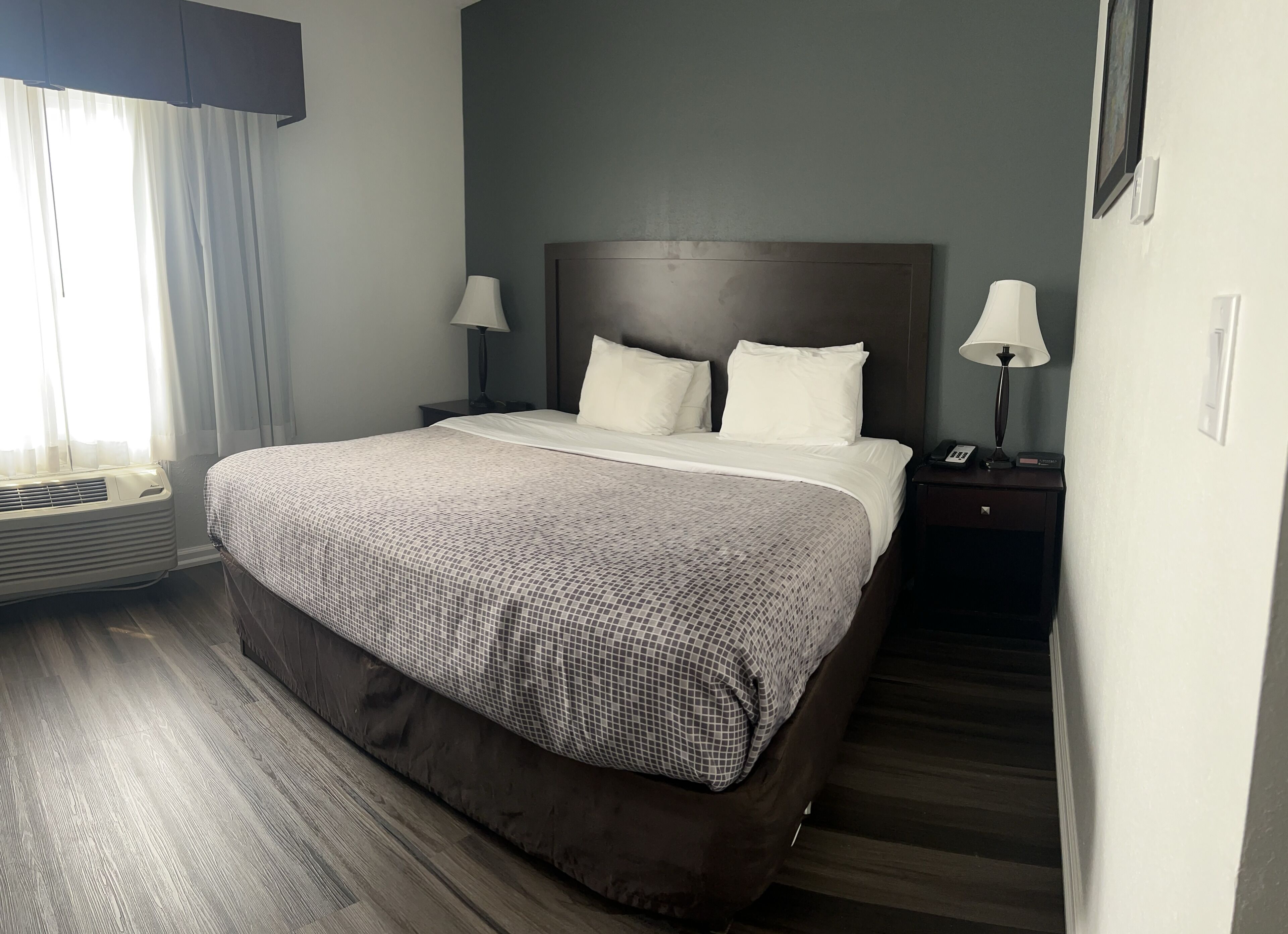 Econo Lodge & Suites Econo Lodge & Suites