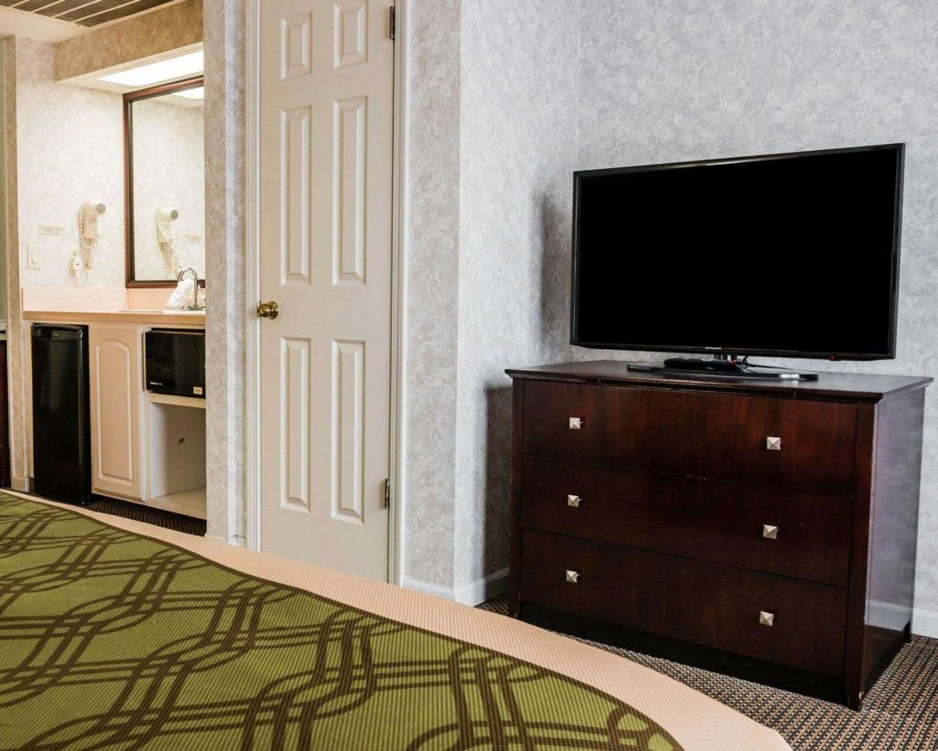 Econo Lodge & Suites Econo Lodge & Suites