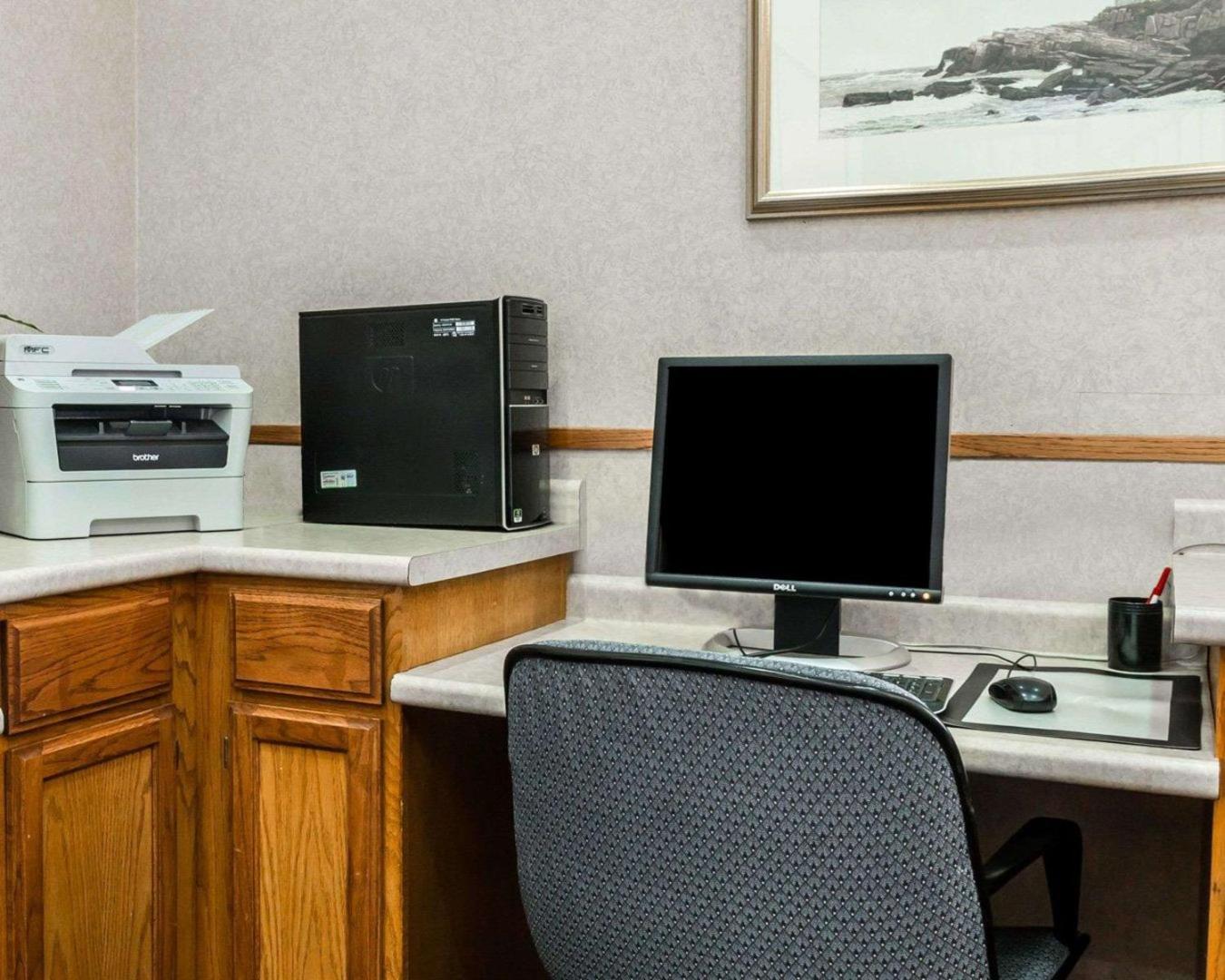 Econo Lodge & Suites Econo Lodge & Suites