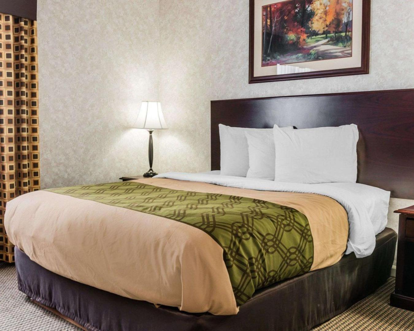 Econo Lodge & Suites Econo Lodge & Suites
