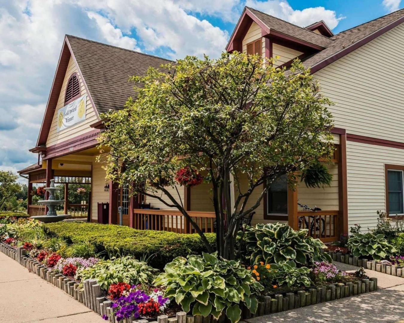 Econo Lodge & Suites Econo Lodge & Suites