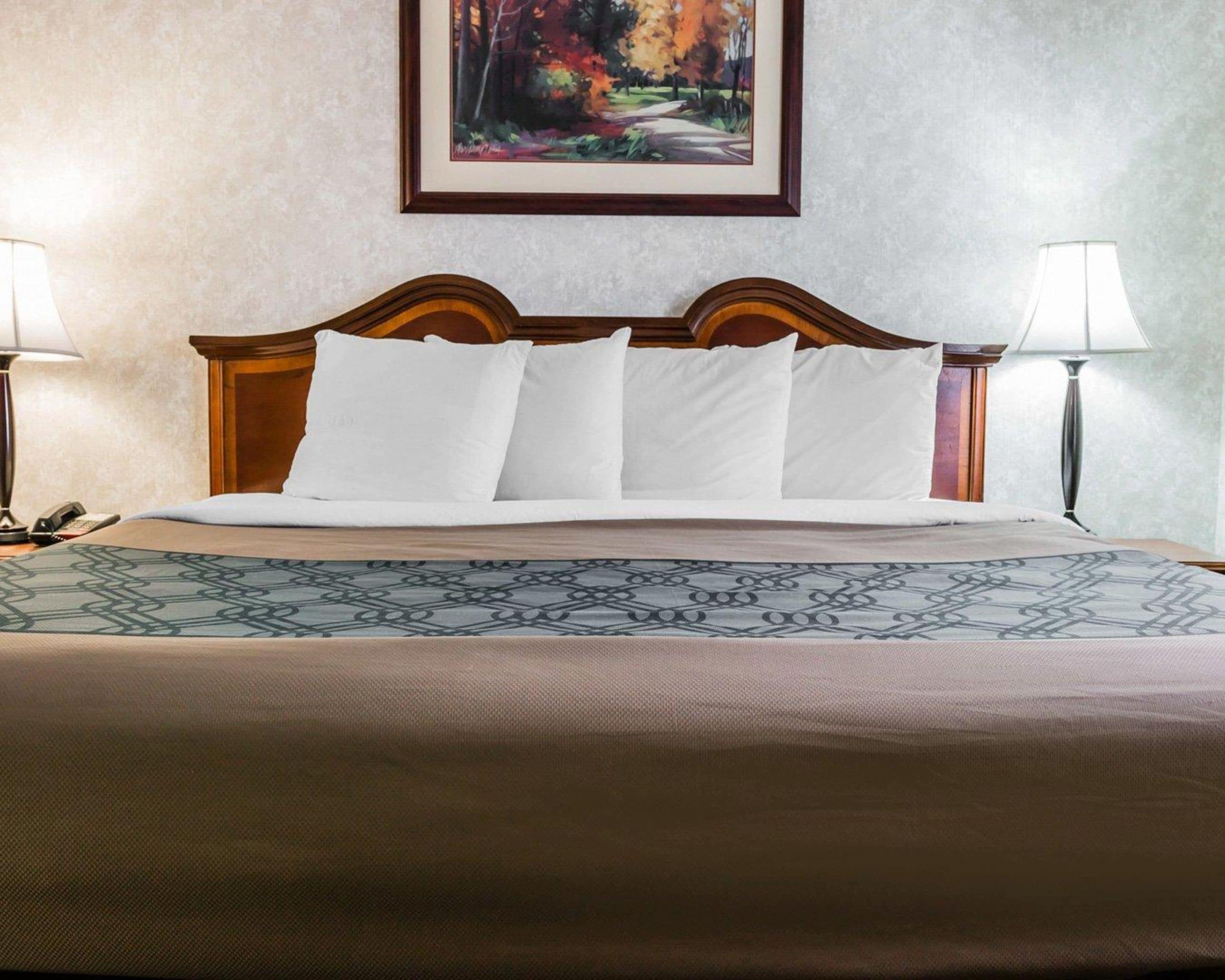Econo Lodge & Suites Econo Lodge & Suites