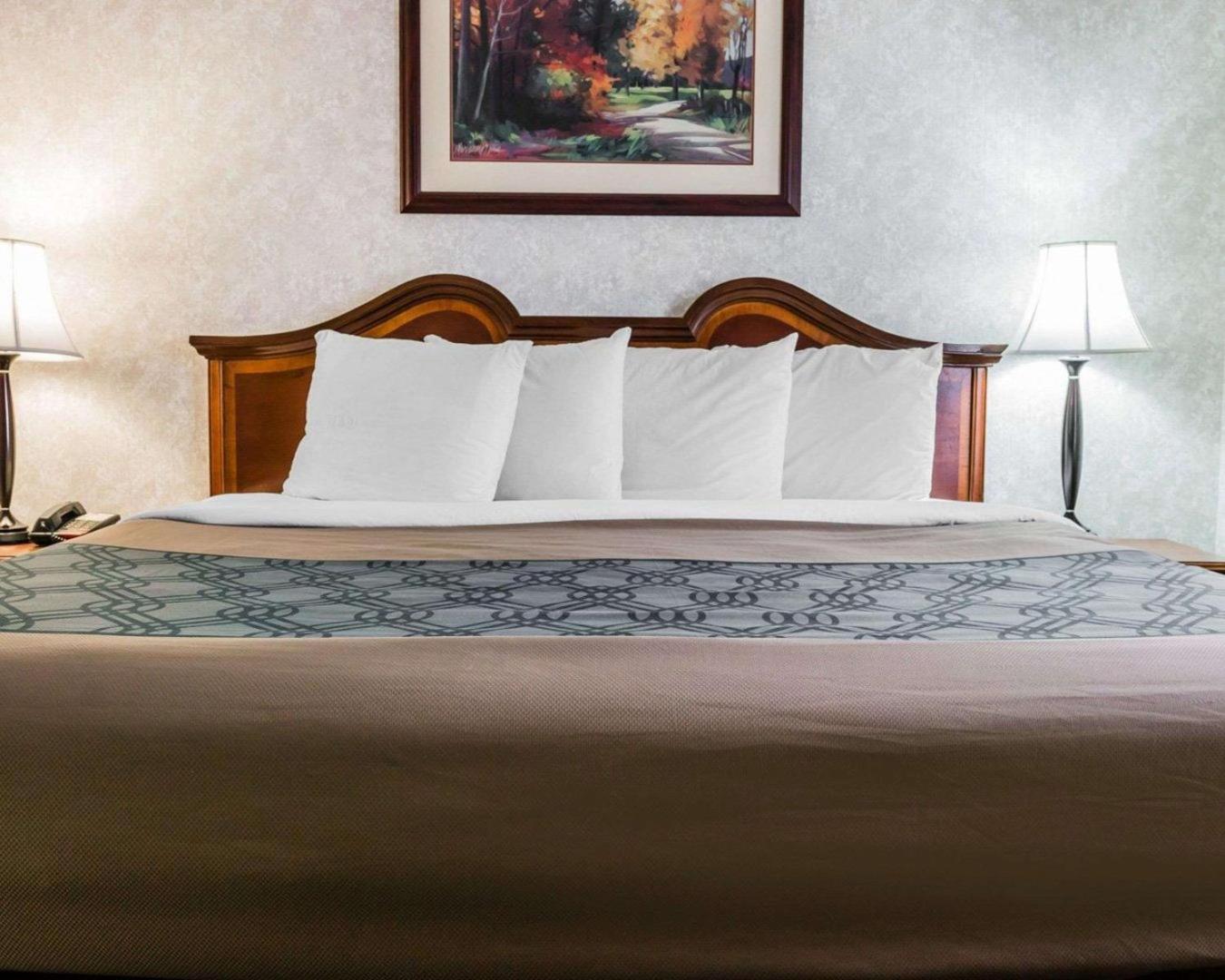 Econo Lodge & Suites Econo Lodge & Suites