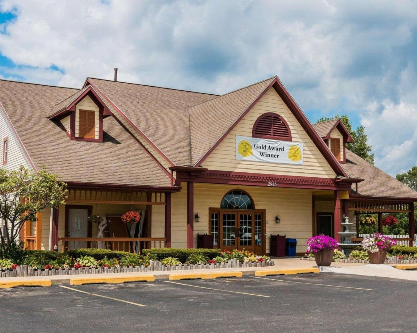 Econo Lodge & Suites Econo Lodge & Suites