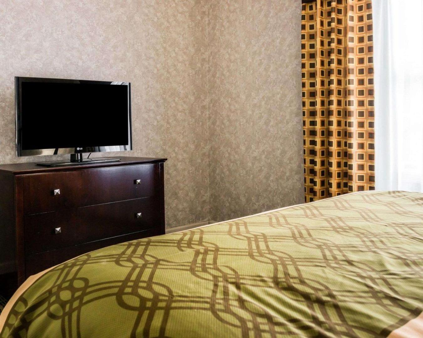 Econo Lodge & Suites Econo Lodge & Suites