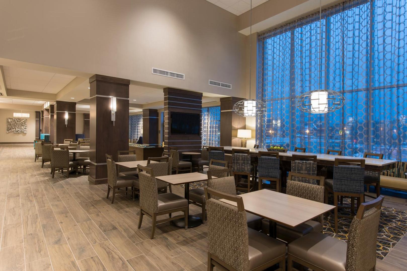 Hampton Inn & Suites Grand Rapids Downtown Hampton Inn & Suites Grand Rapids Downtown