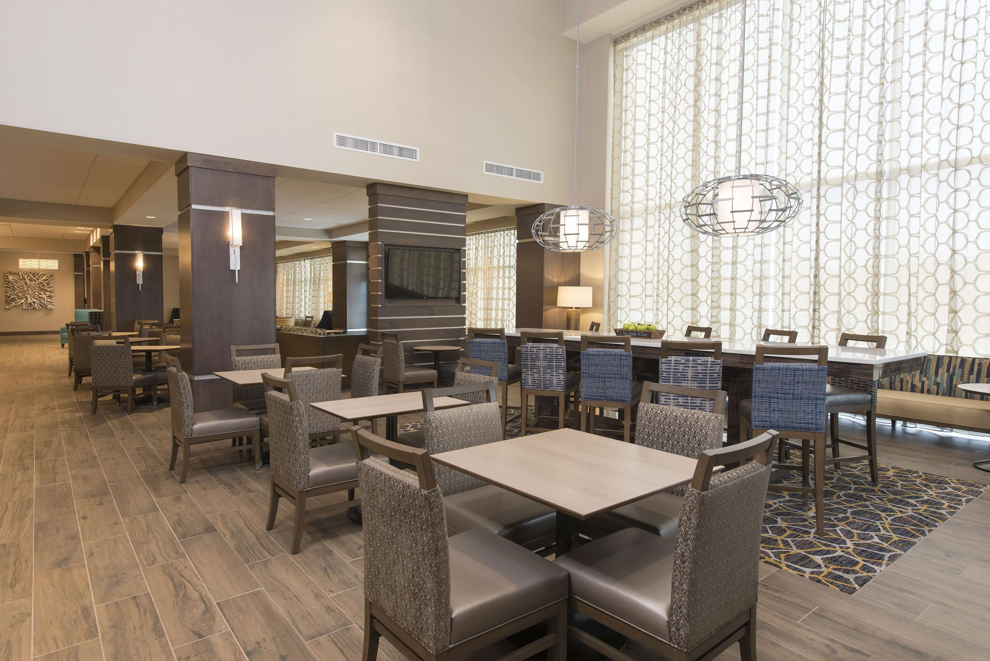 Hampton Inn & Suites Grand Rapids Downtown Hampton Inn & Suites Grand Rapids Downtown