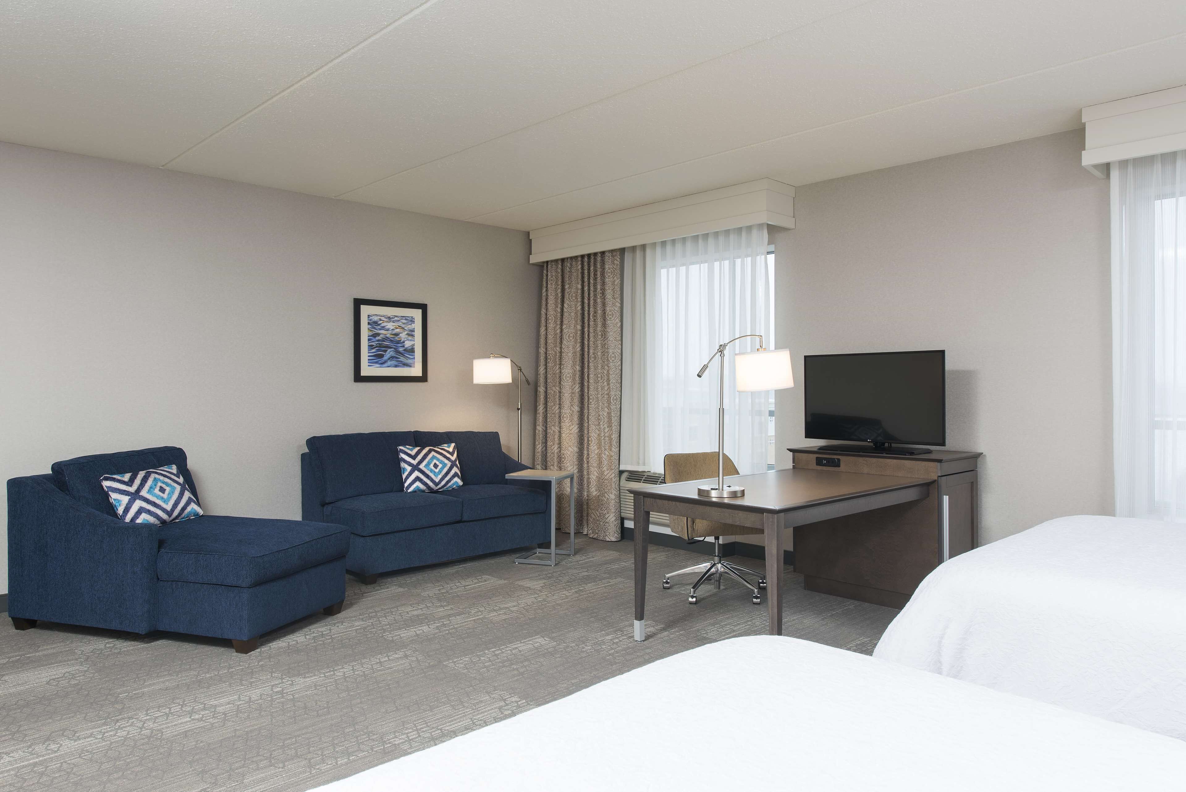 Hampton Inn & Suites Grand Rapids Downtown Hampton Inn & Suites Grand Rapids Downtown
