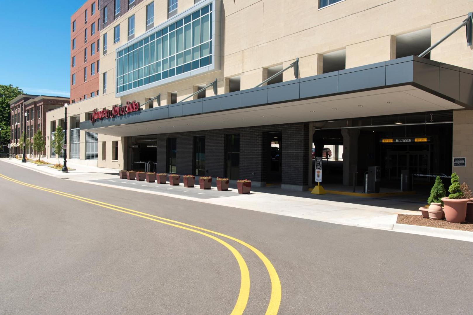 Hampton Inn & Suites Grand Rapids Downtown Hampton Inn & Suites Grand Rapids Downtown