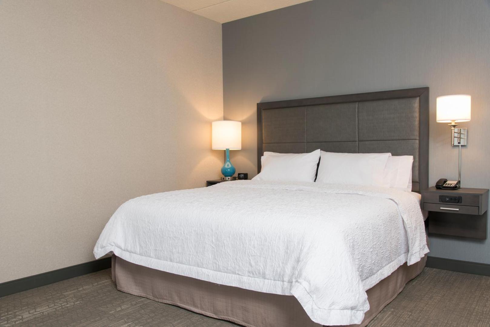 Hampton Inn & Suites Grand Rapids Downtown Hampton Inn & Suites Grand Rapids Downtown