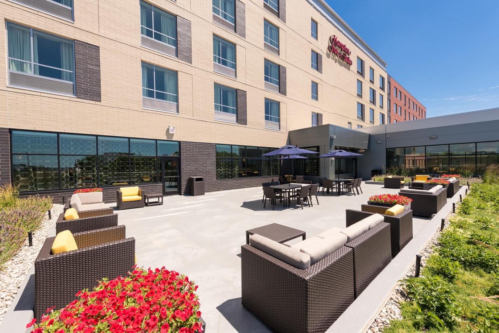 Hampton Inn & Suites Grand Rapids Downtown Hampton Inn & Suites Grand Rapids Downtown
