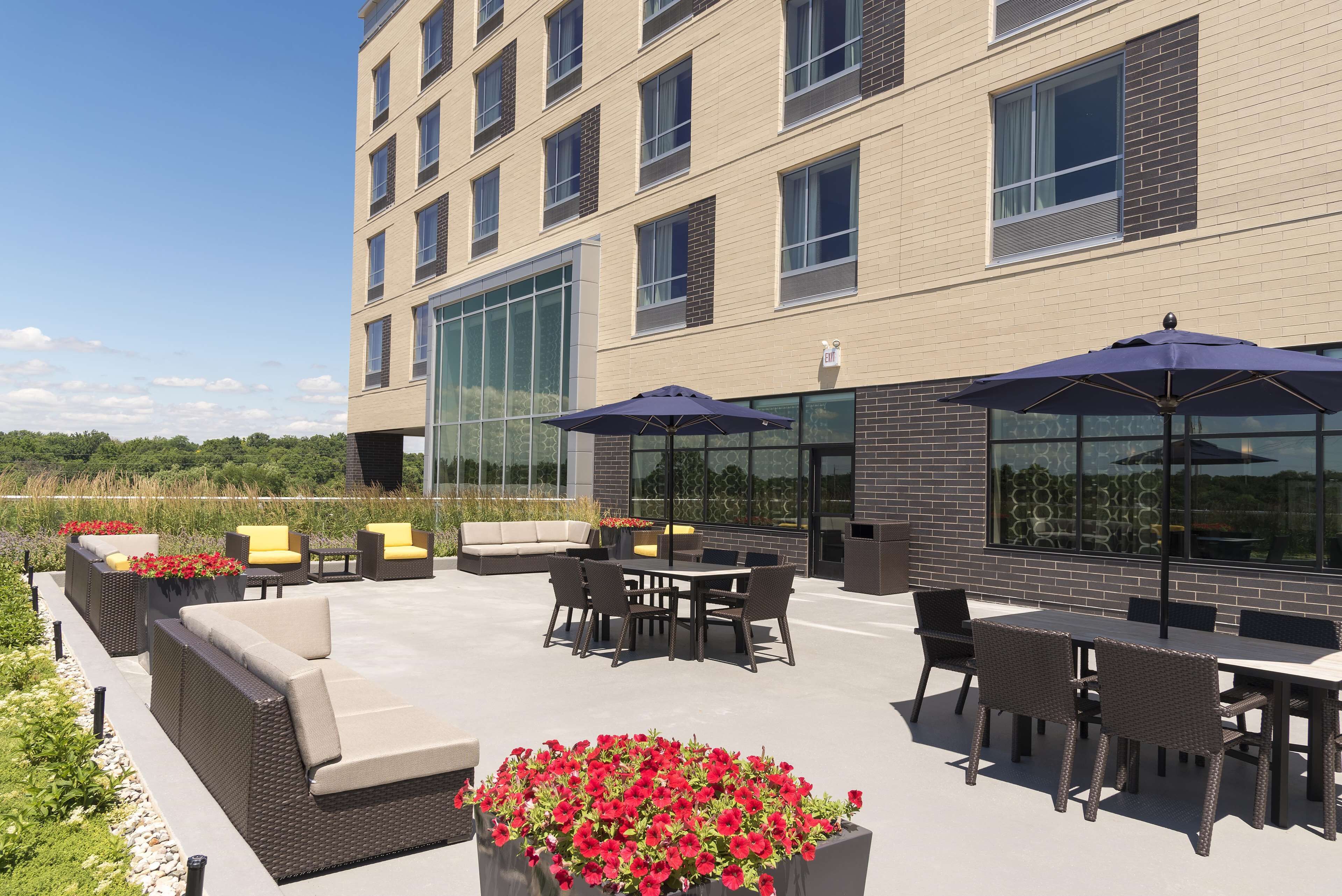 Hampton Inn & Suites Grand Rapids Downtown Hampton Inn & Suites Grand Rapids Downtown