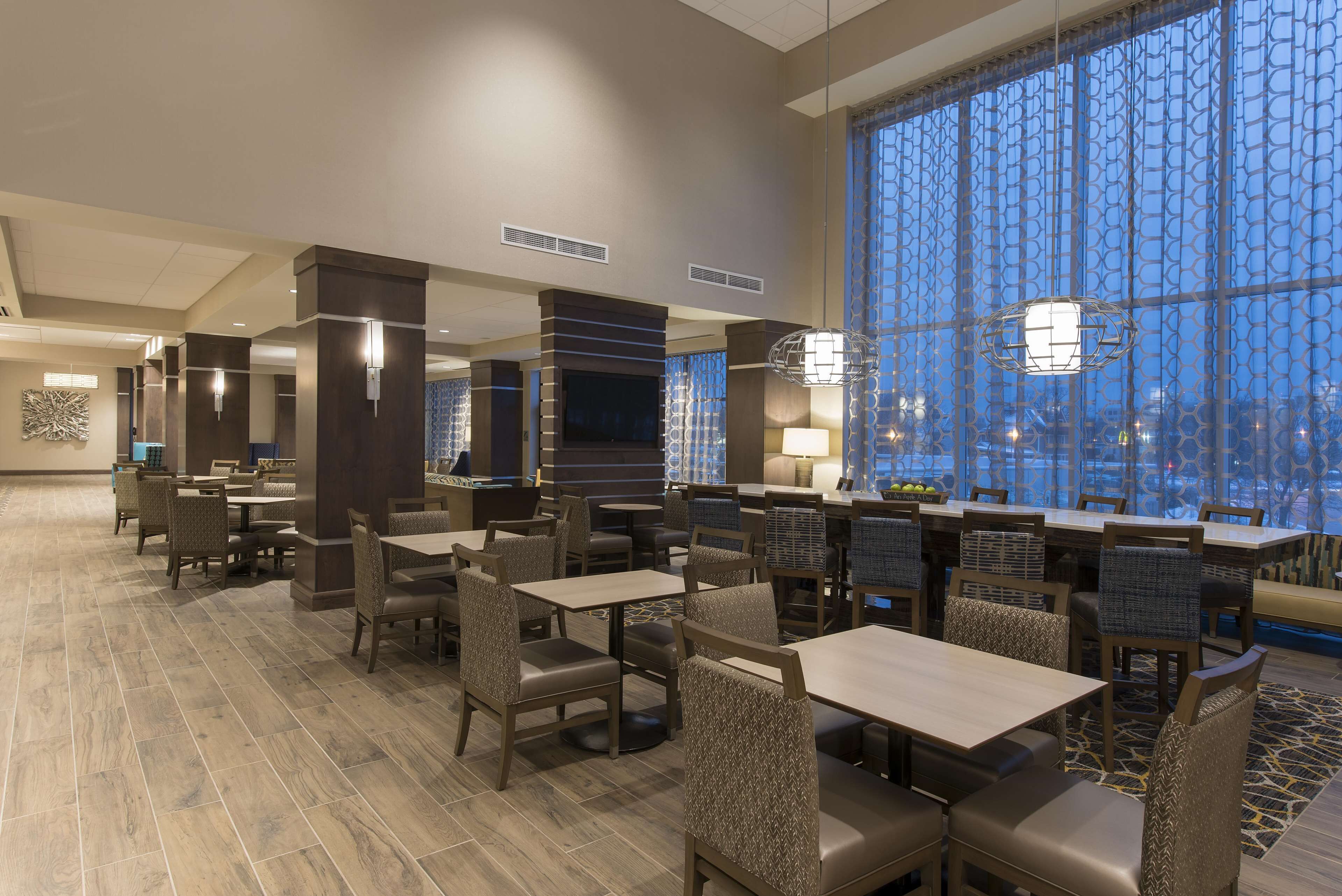 Hampton Inn & Suites Grand Rapids Downtown Hampton Inn & Suites Grand Rapids Downtown