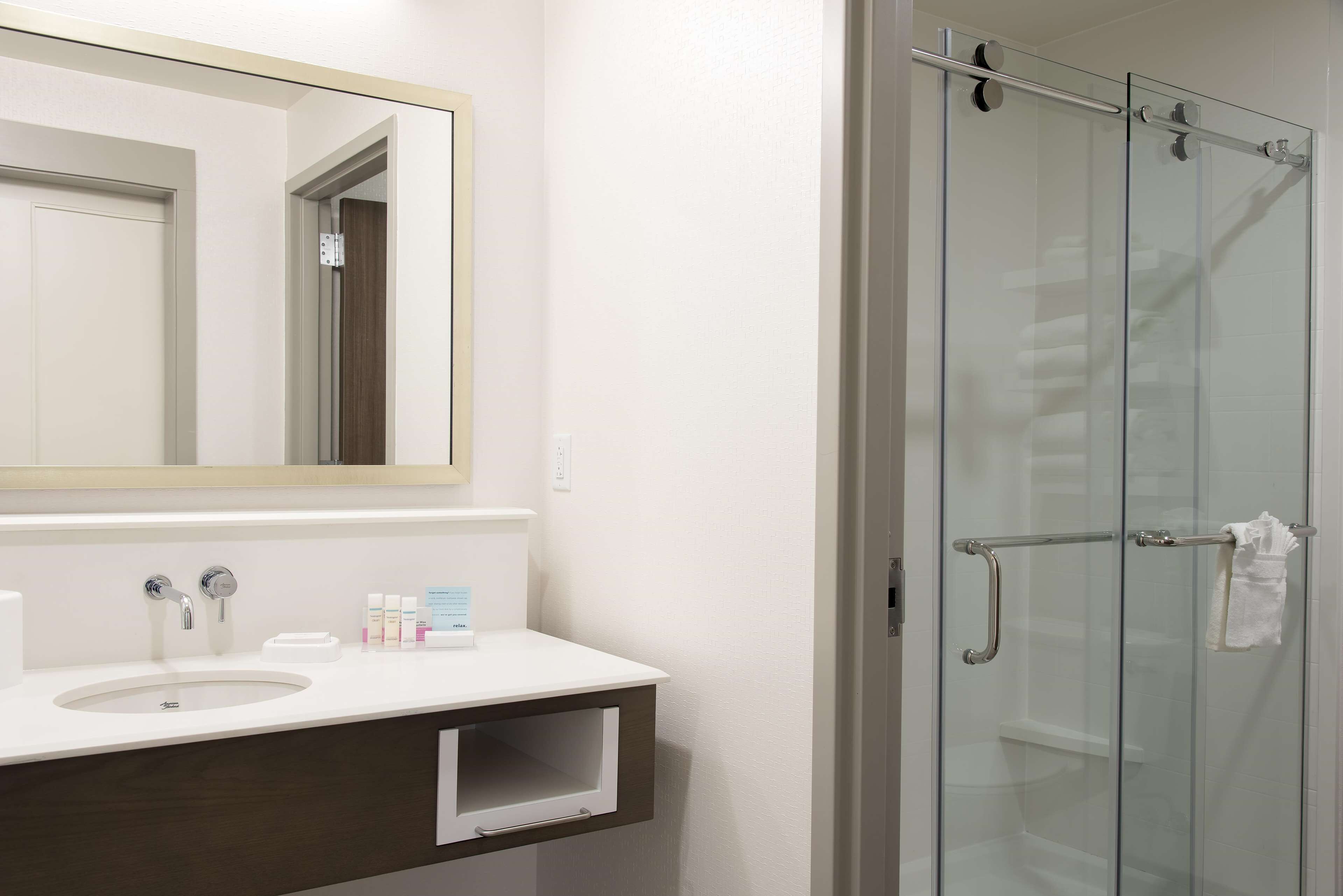 Hampton Inn & Suites Grand Rapids Downtown Hampton Inn & Suites Grand Rapids Downtown