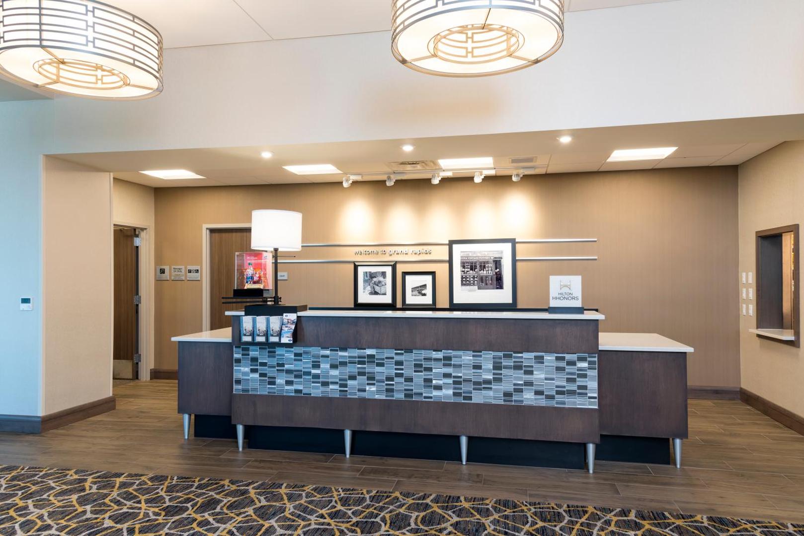 Hampton Inn & Suites Grand Rapids Downtown Hampton Inn & Suites Grand Rapids Downtown