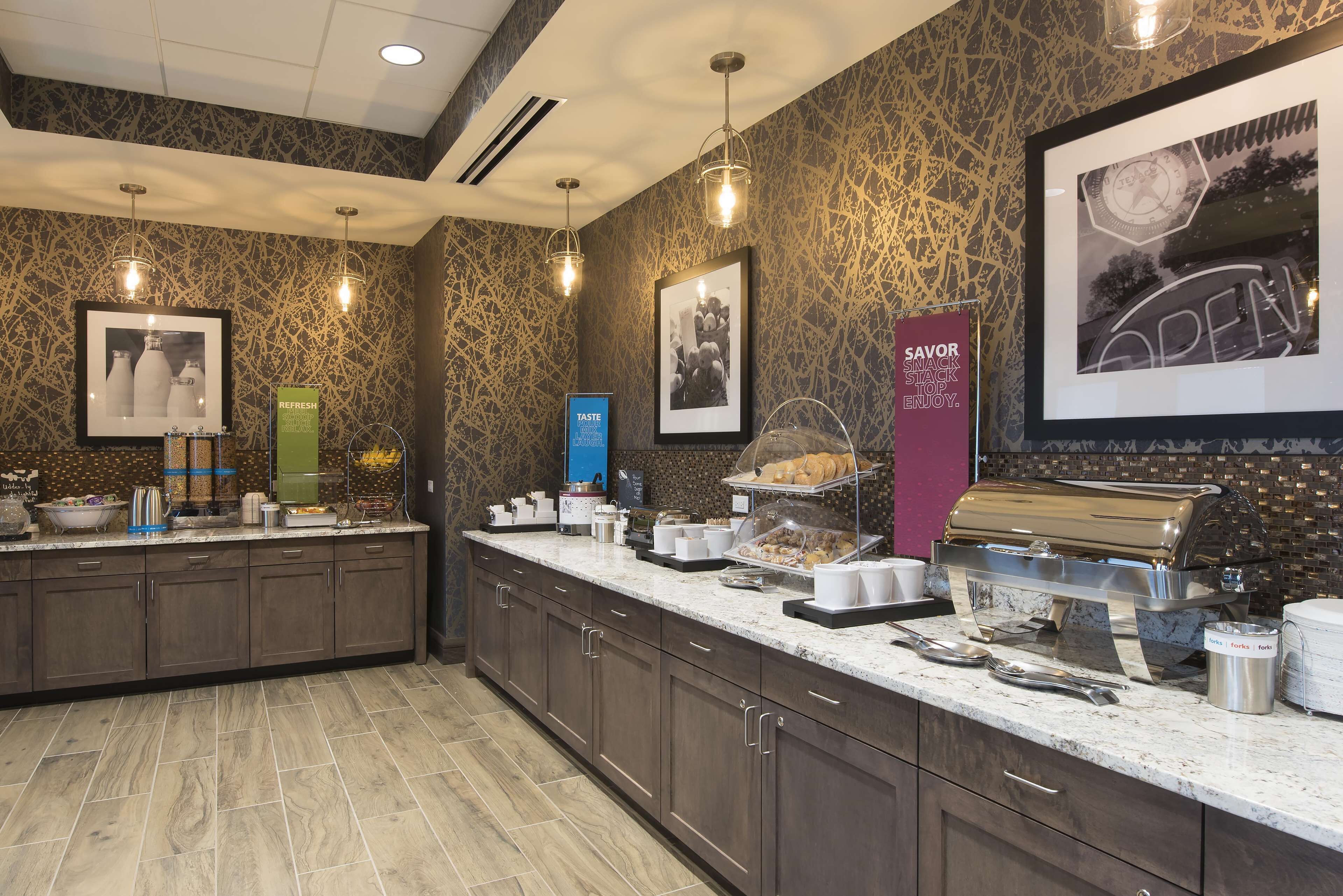 Hampton Inn & Suites Grand Rapids Downtown Hampton Inn & Suites Grand Rapids Downtown