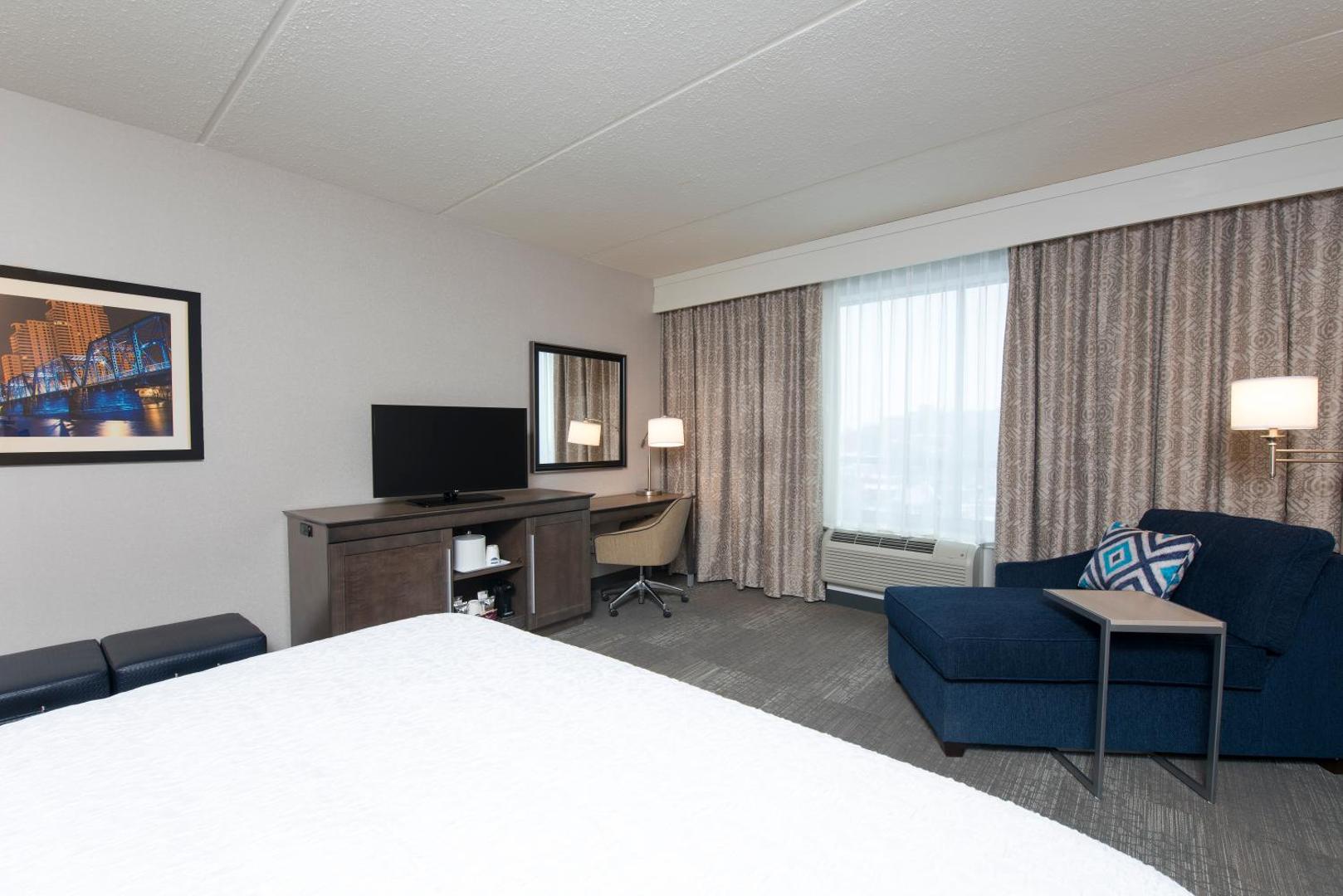 Hampton Inn & Suites Grand Rapids Downtown Hampton Inn & Suites Grand Rapids Downtown