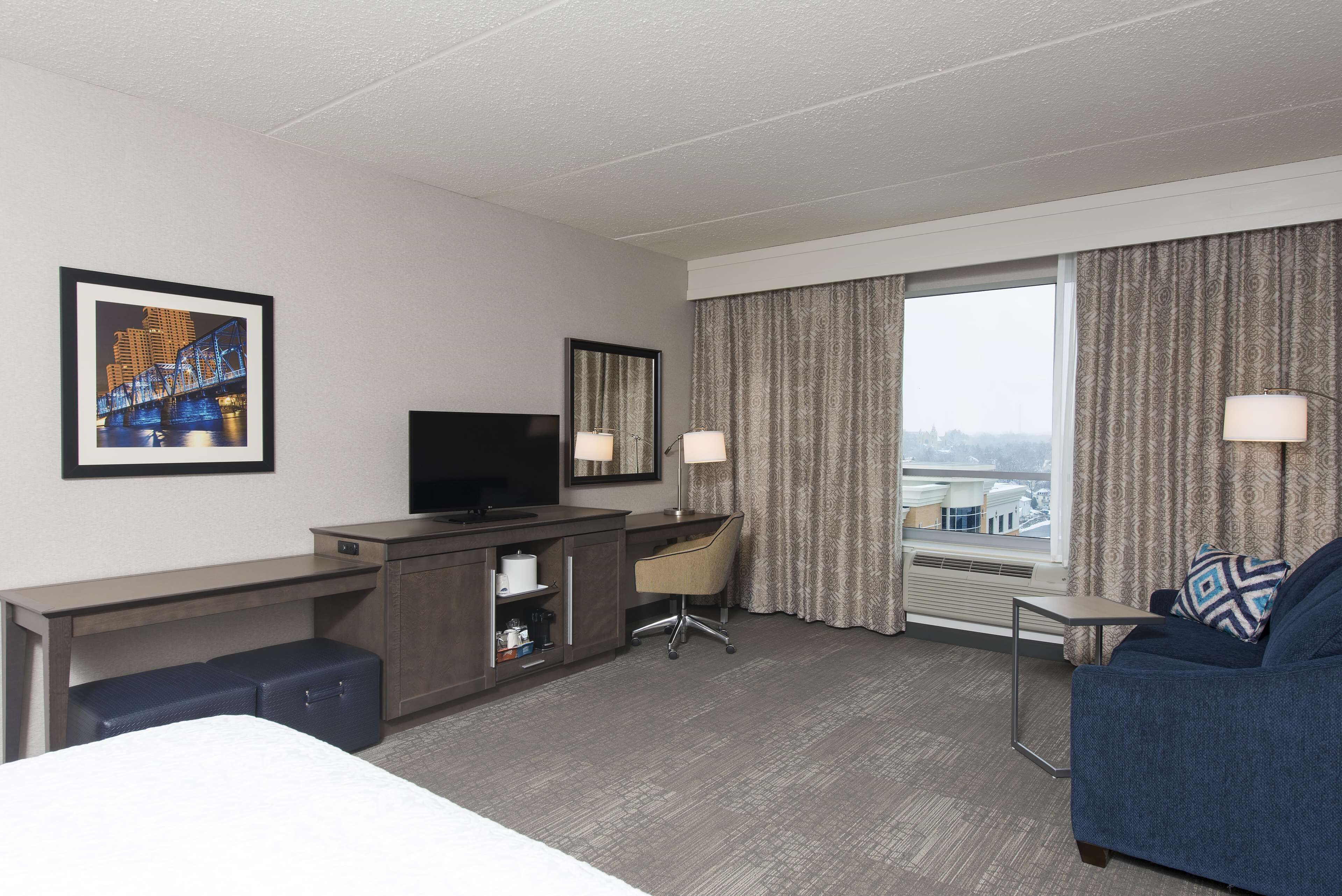 Hampton Inn & Suites Grand Rapids Downtown Hampton Inn & Suites Grand Rapids Downtown
