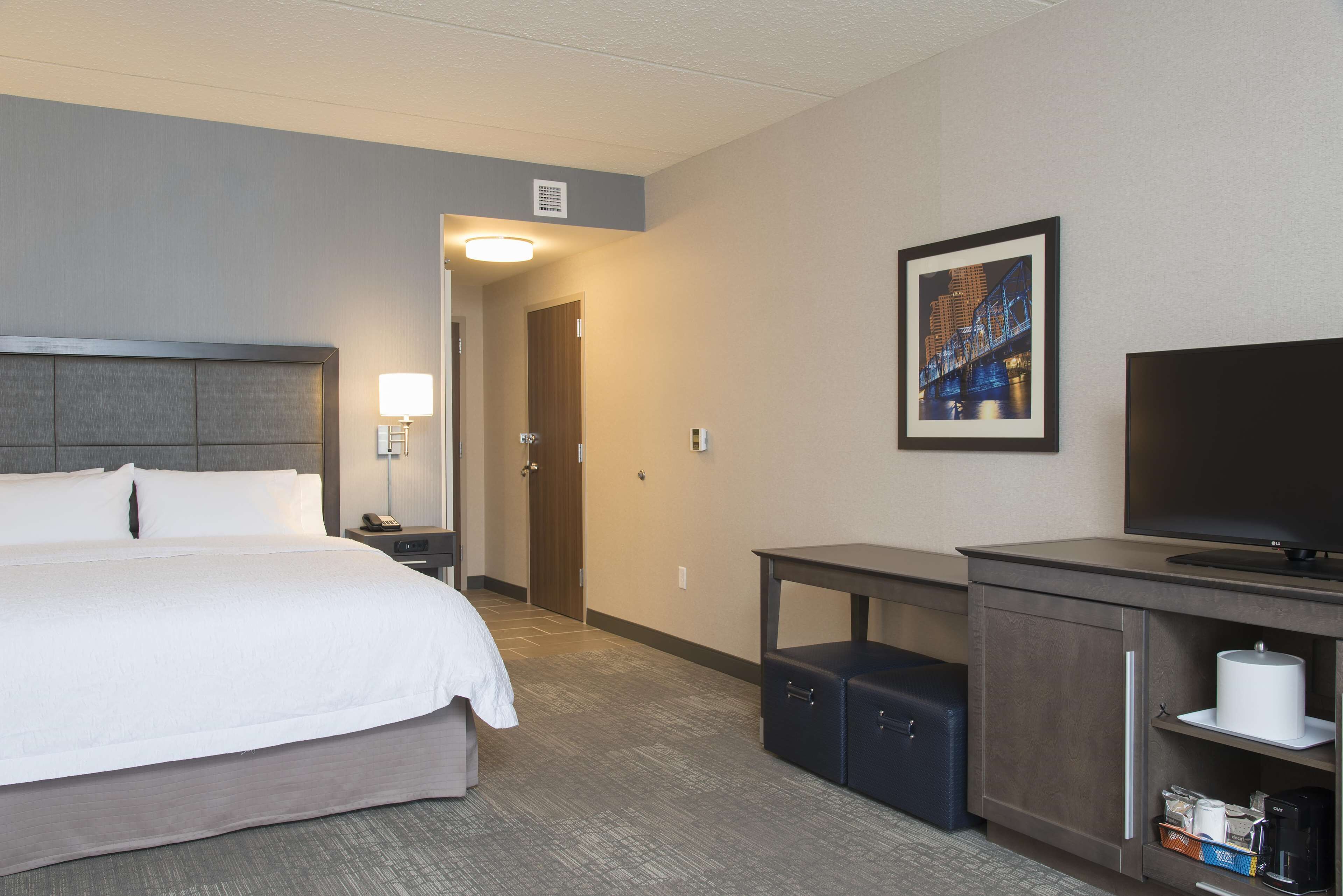 Hampton Inn & Suites Grand Rapids Downtown Hampton Inn & Suites Grand Rapids Downtown