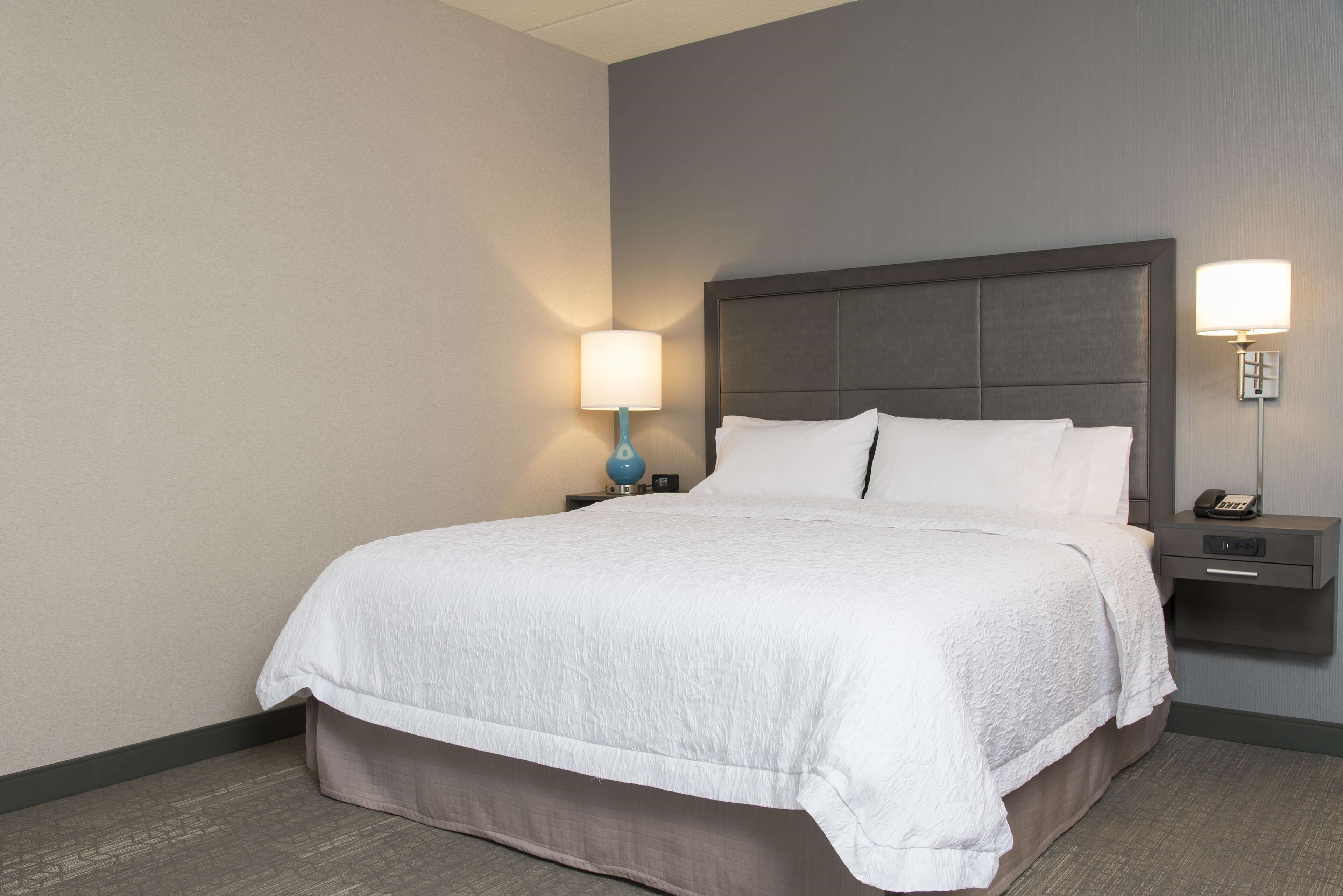 Hampton Inn & Suites Grand Rapids Downtown Hampton Inn & Suites Grand Rapids Downtown