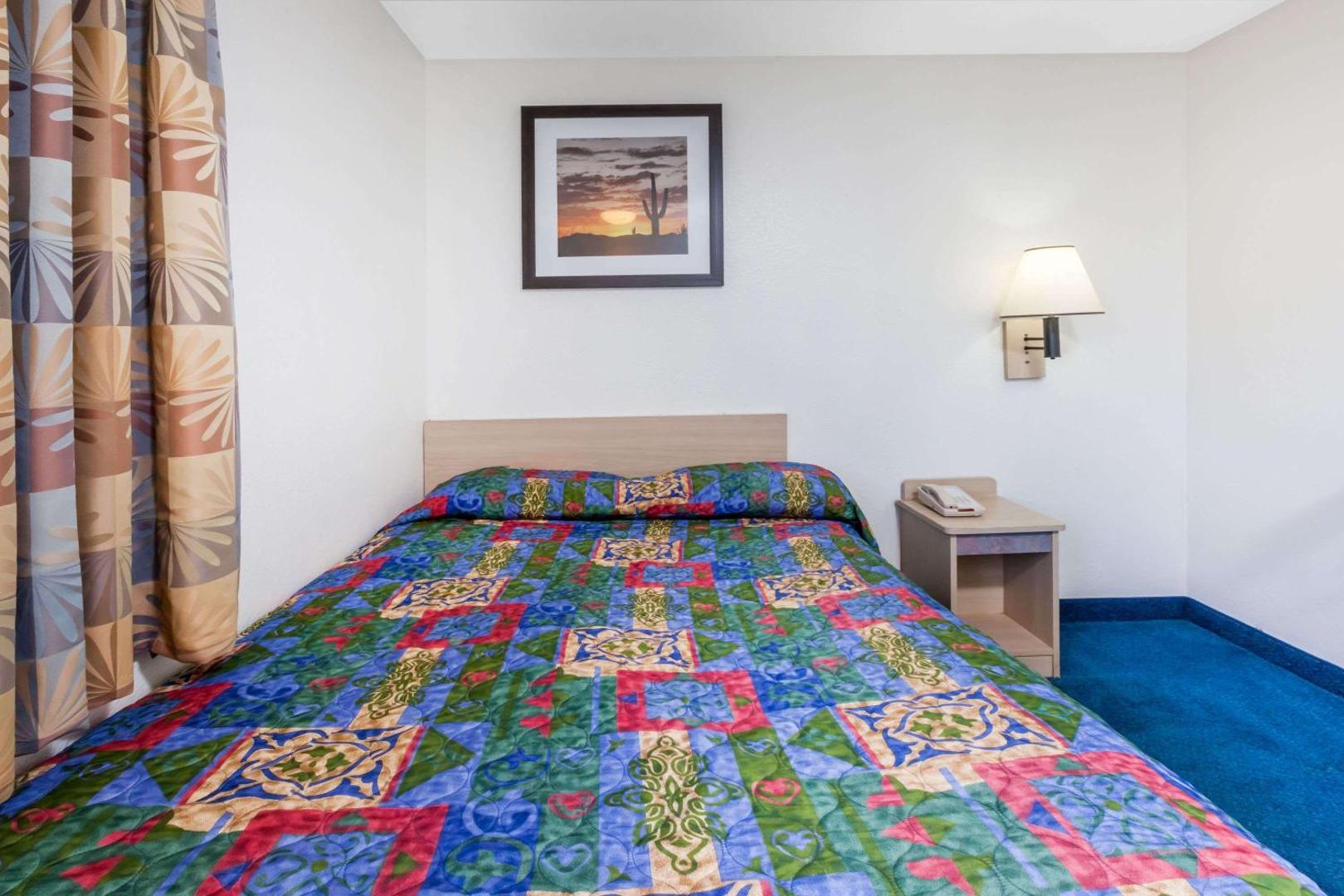 Knights Inn Grand Rapids Knights Inn Grand Rapids