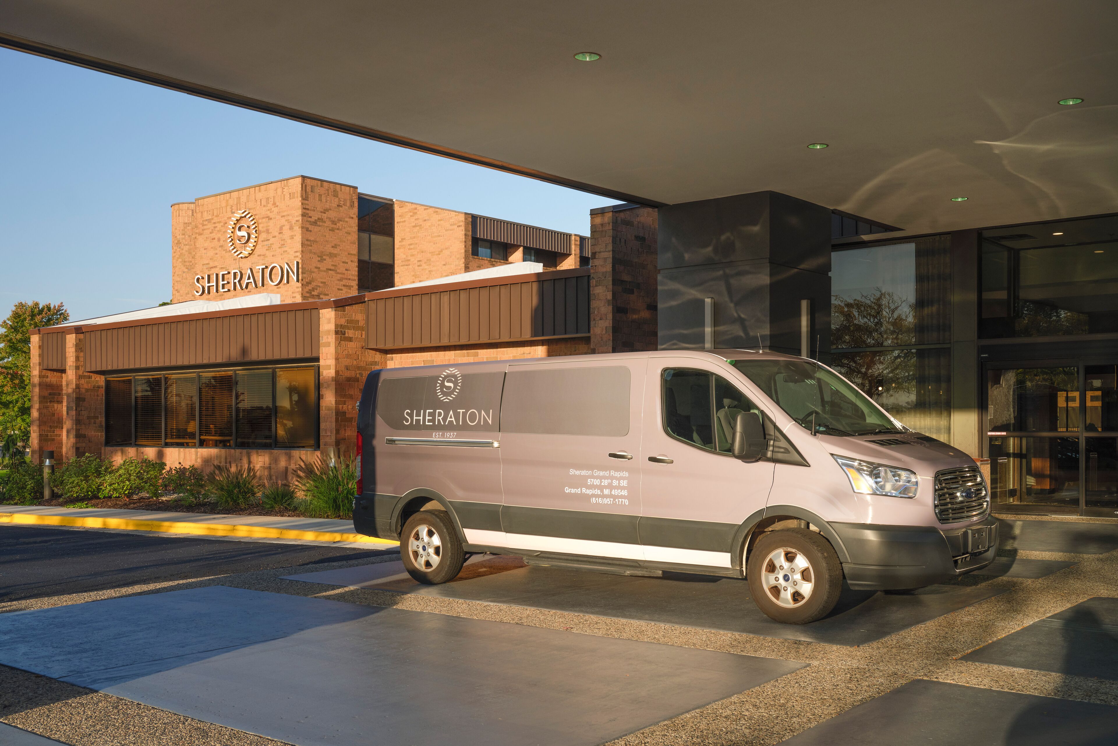 Sheraton Grand Rapids Airport Hotel Sheraton Grand Rapids Airport Hotel