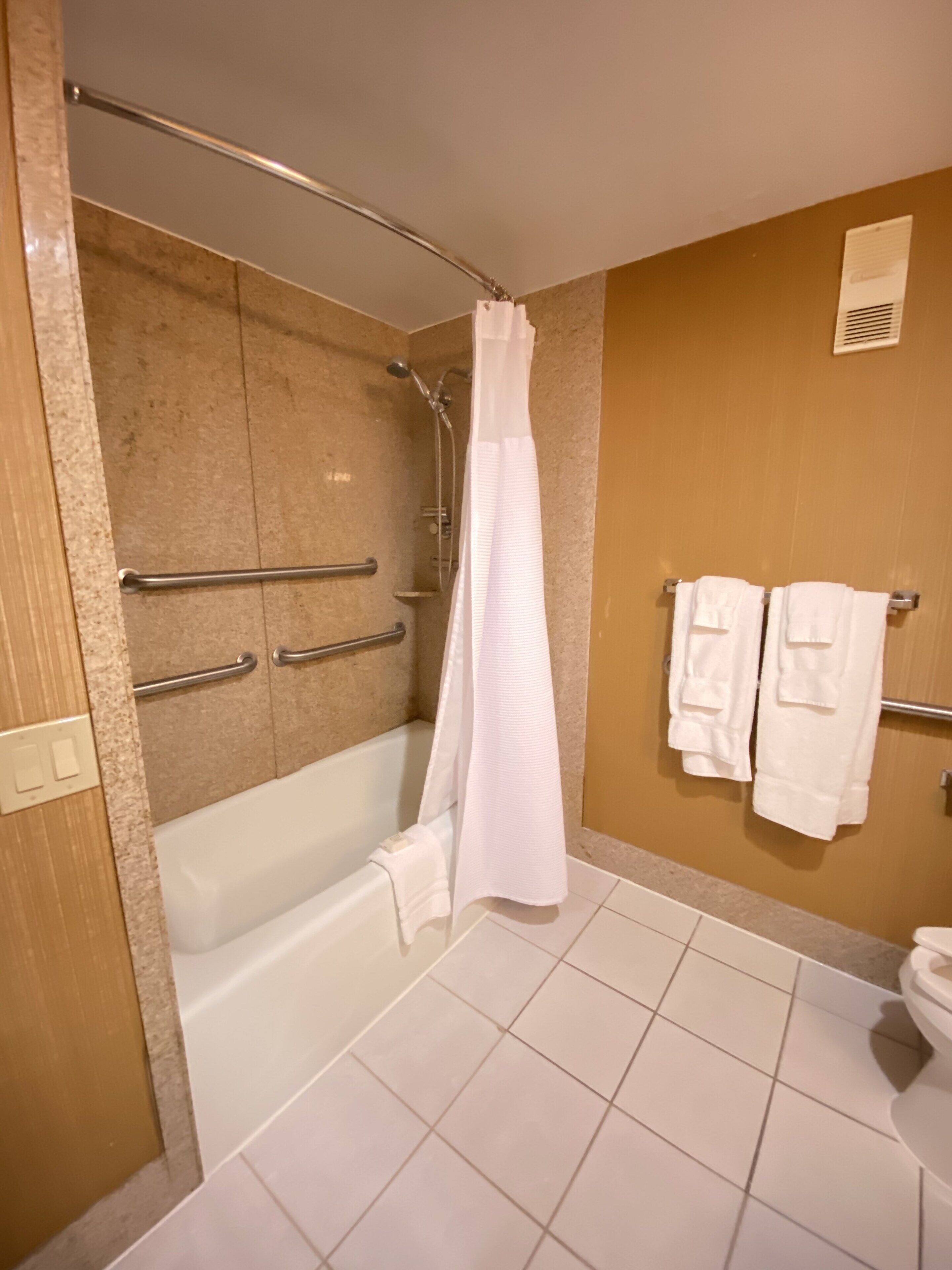 Sheraton Grand Rapids Airport Hotel Sheraton Grand Rapids Airport Hotel